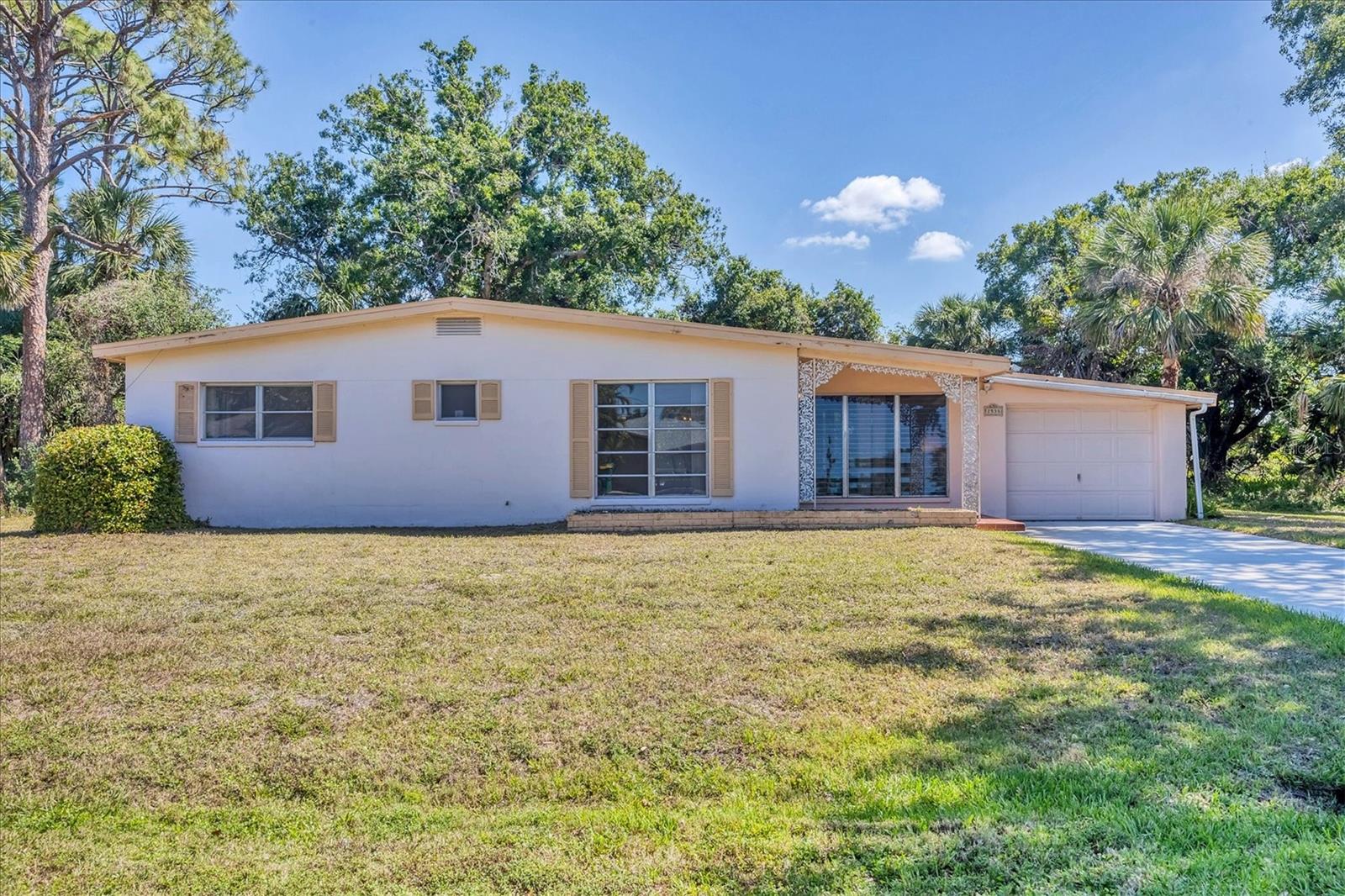 2538 LAKESHORE CIR
