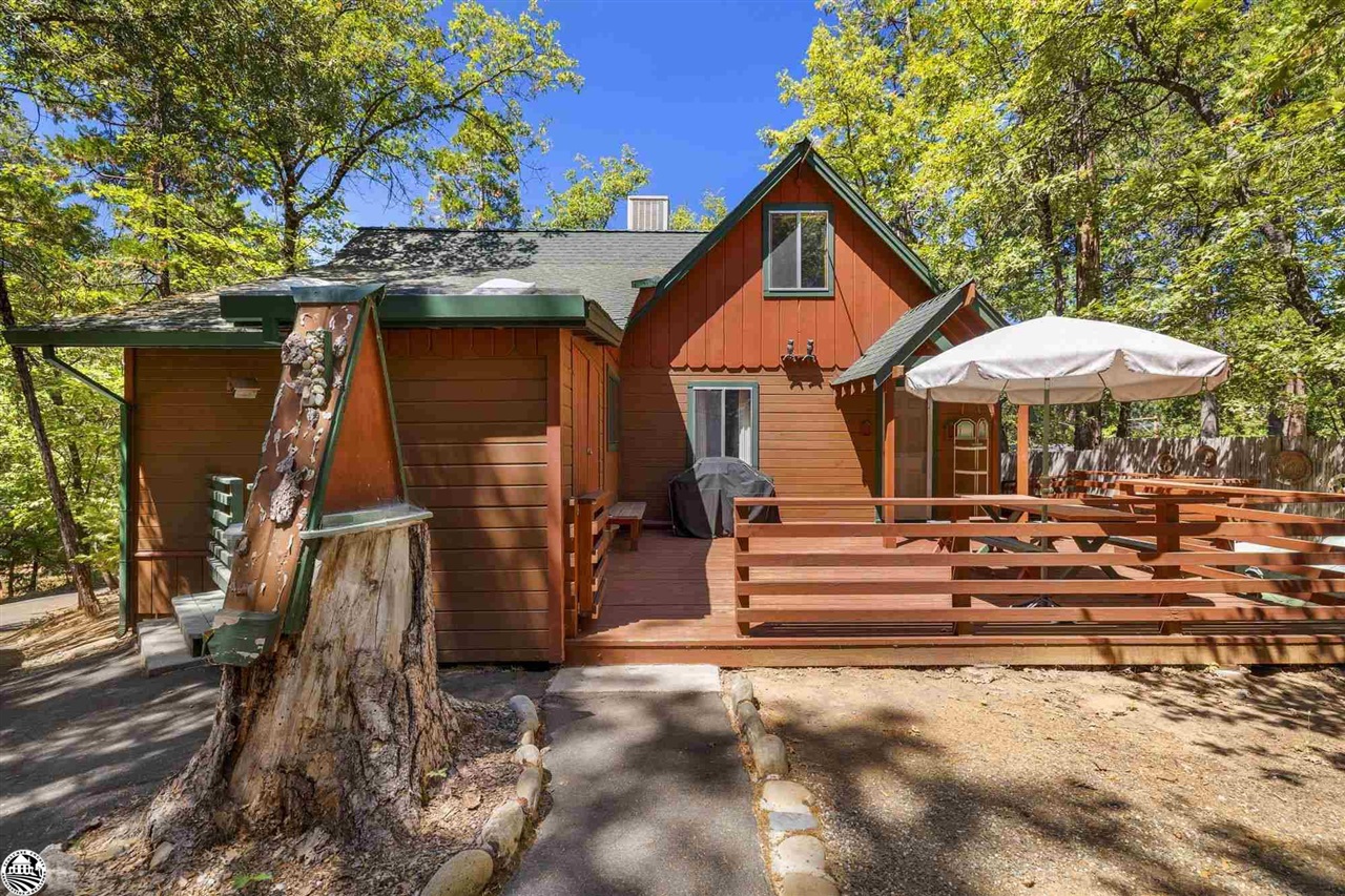 18832 Sequoia Lane E