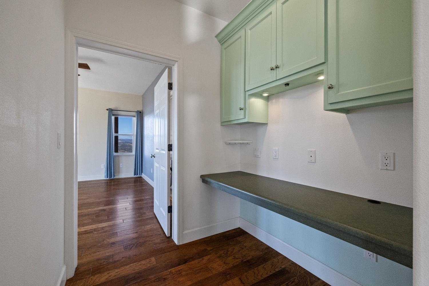 8417 French Flat