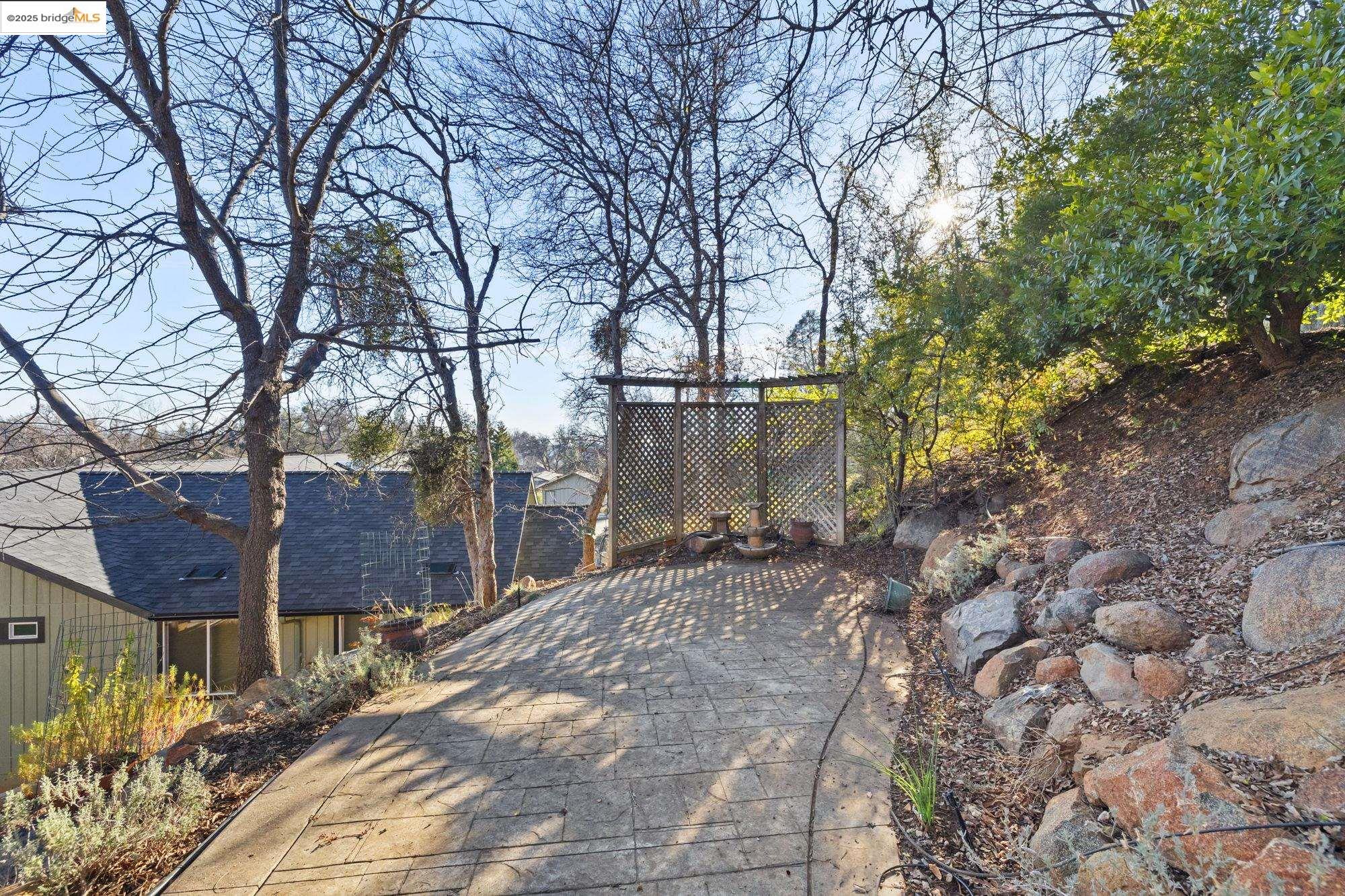 20565 Upper Hillview Dr