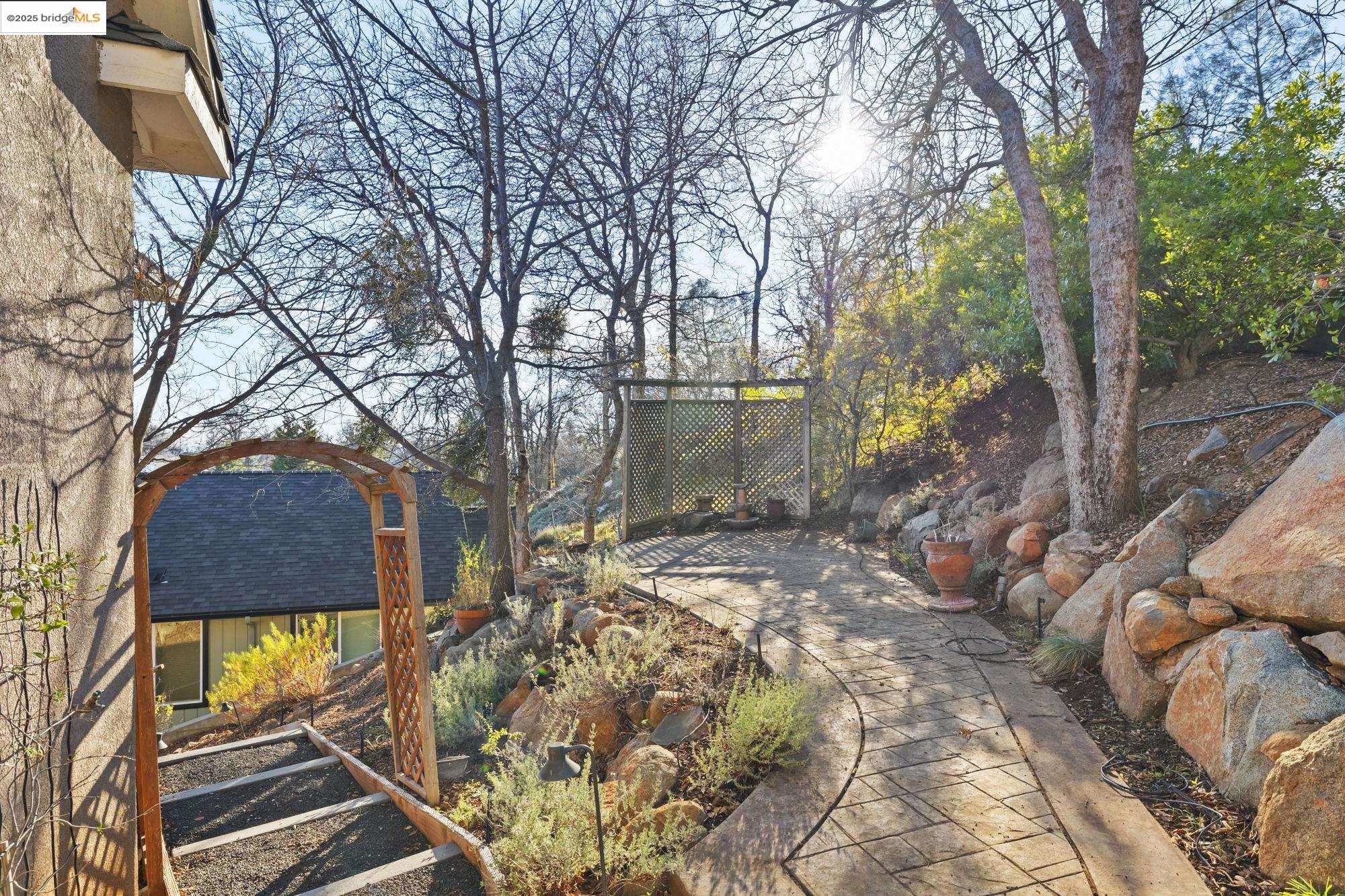 20565 Upper Hillview Dr