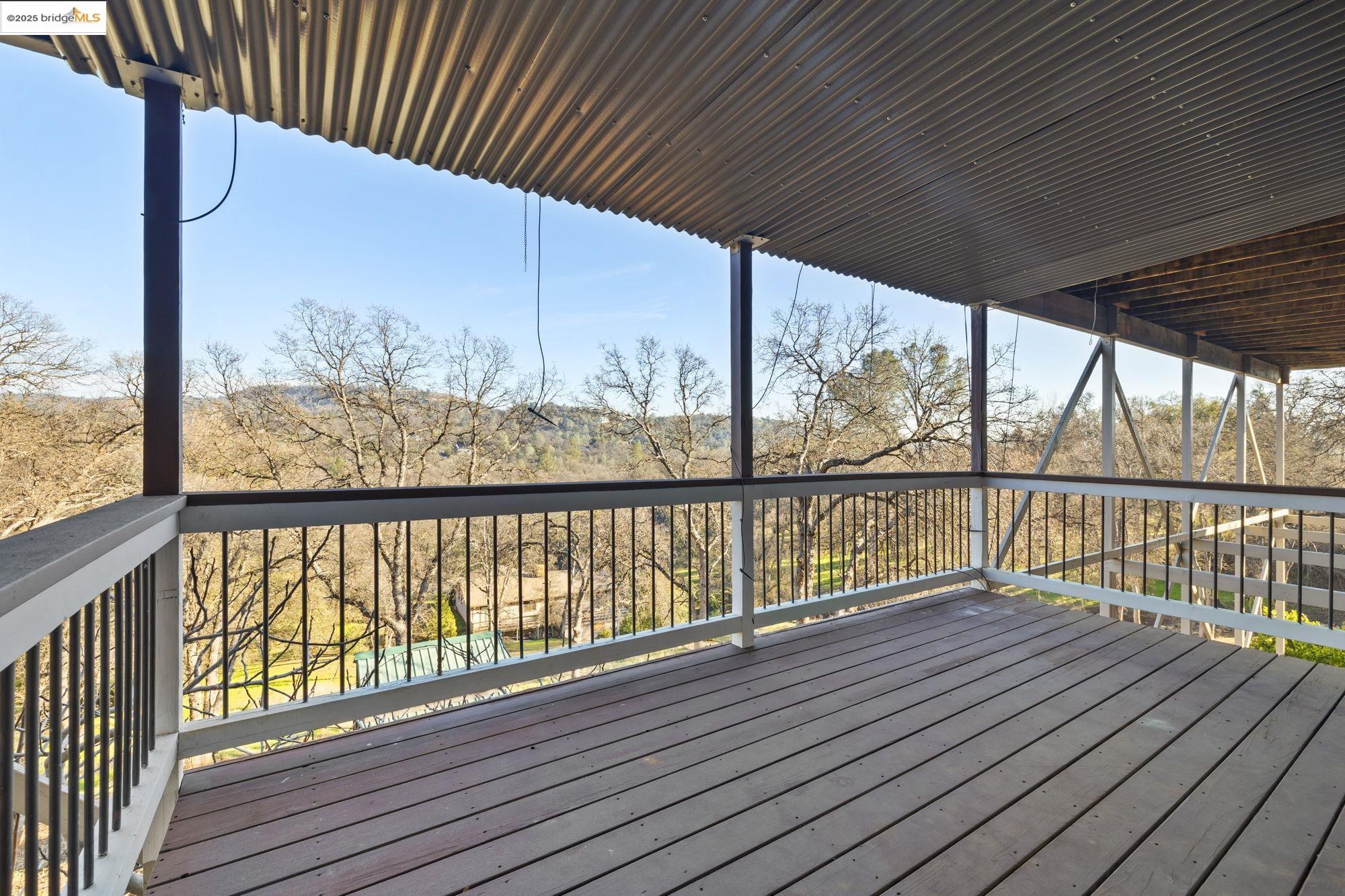 20565 Upper Hillview Dr