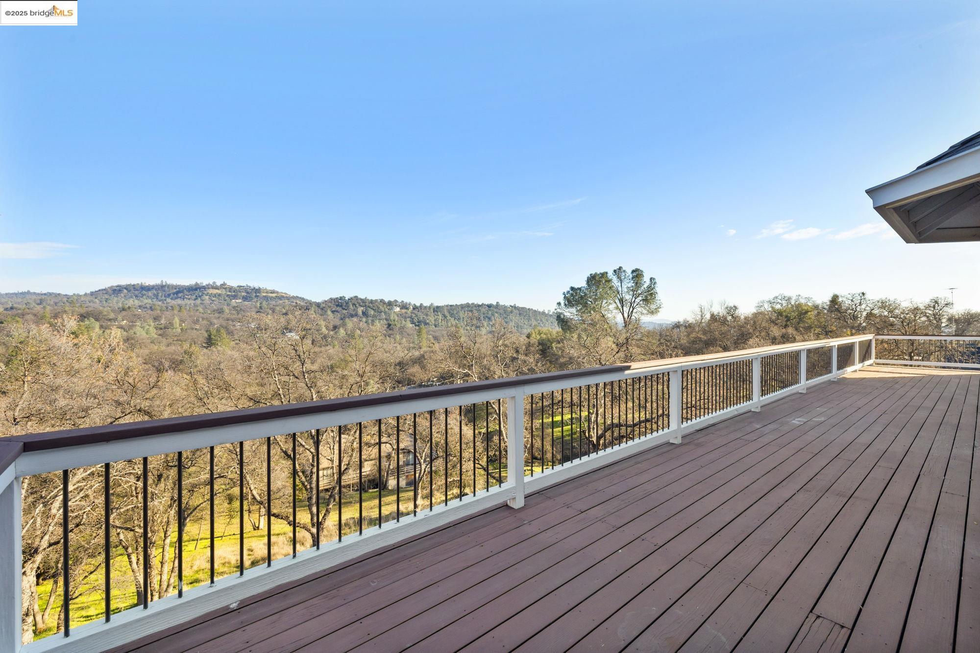 20565 Upper Hillview Dr