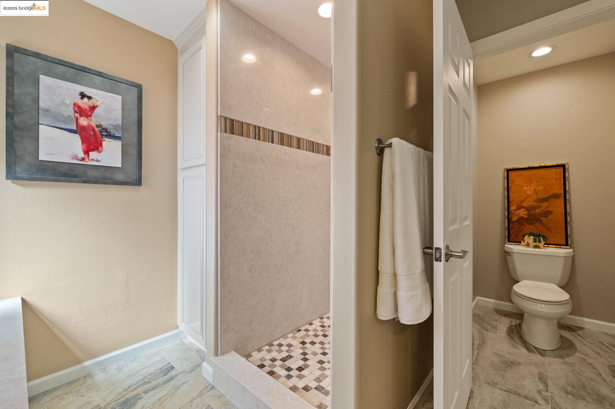 20565 Upper Hillview Dr