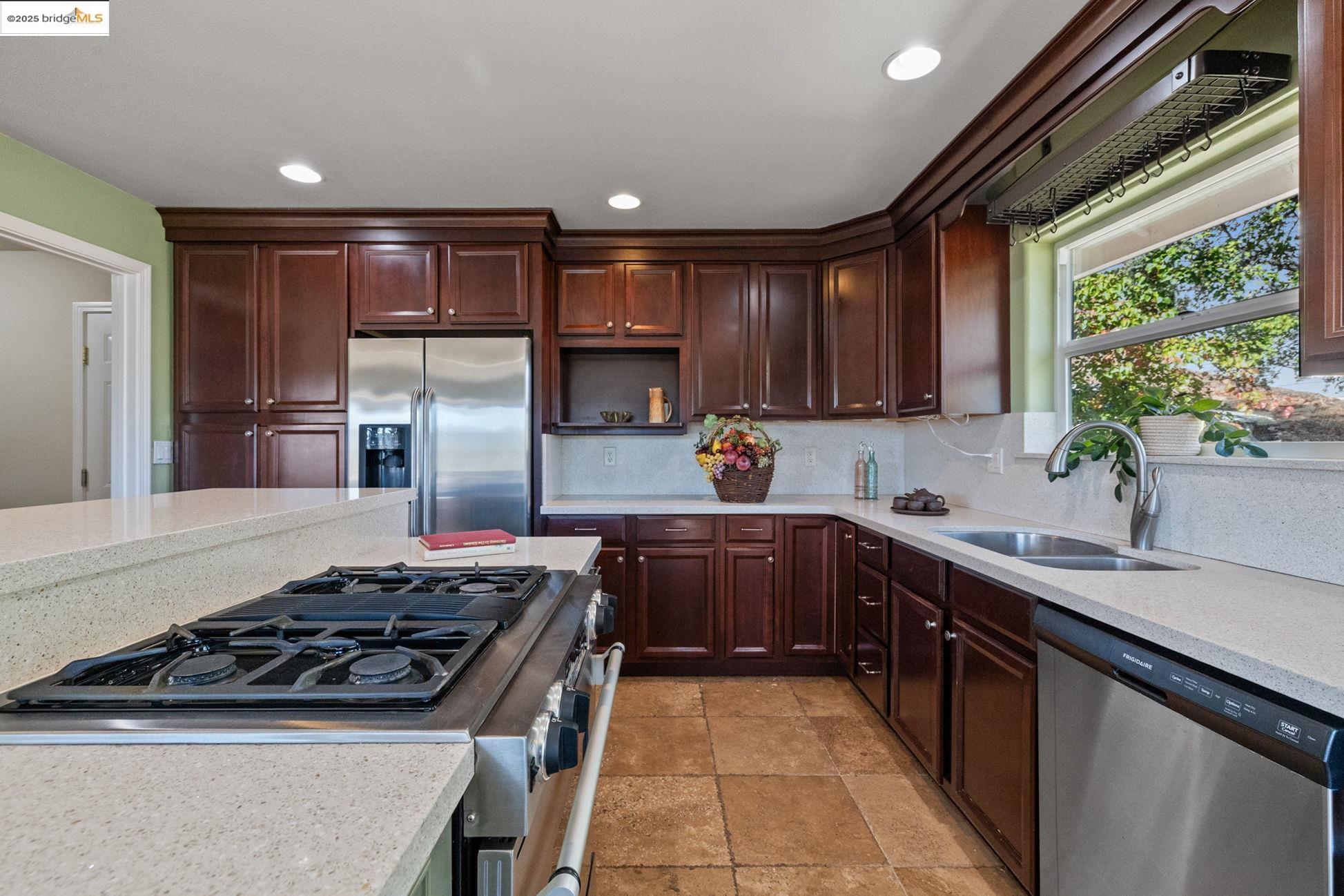 20565 Upper Hillview Dr