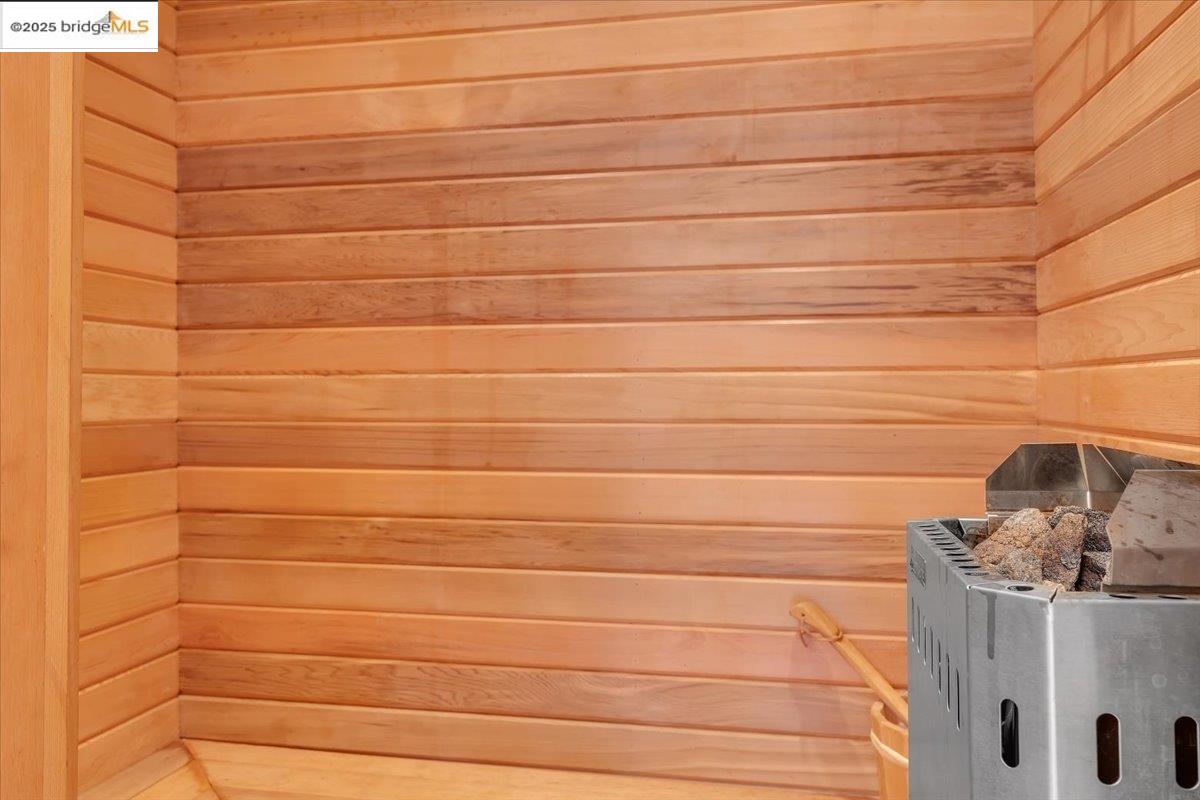 12881 Green Valley Cir