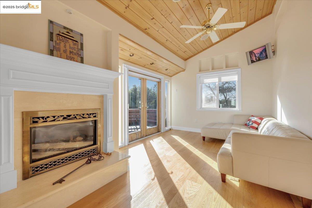 12881 Green Valley Cir