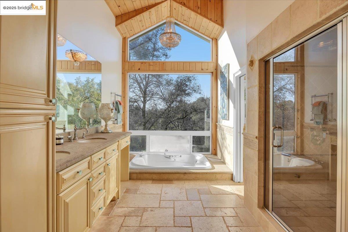 12881 Green Valley Cir