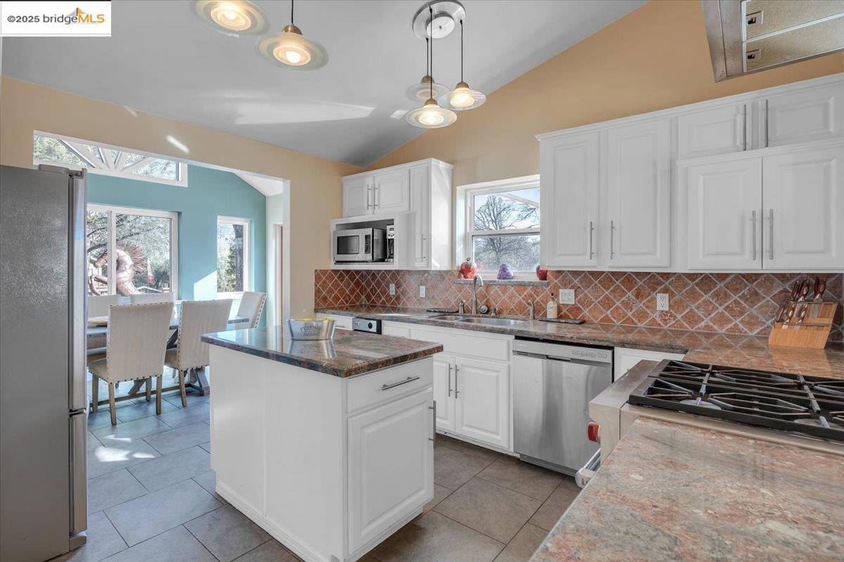 12881 Green Valley Cir