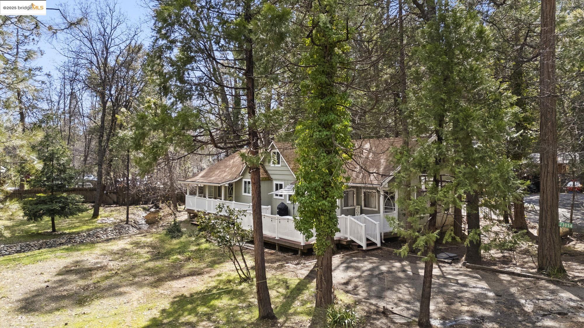 23054 Strauch Dr