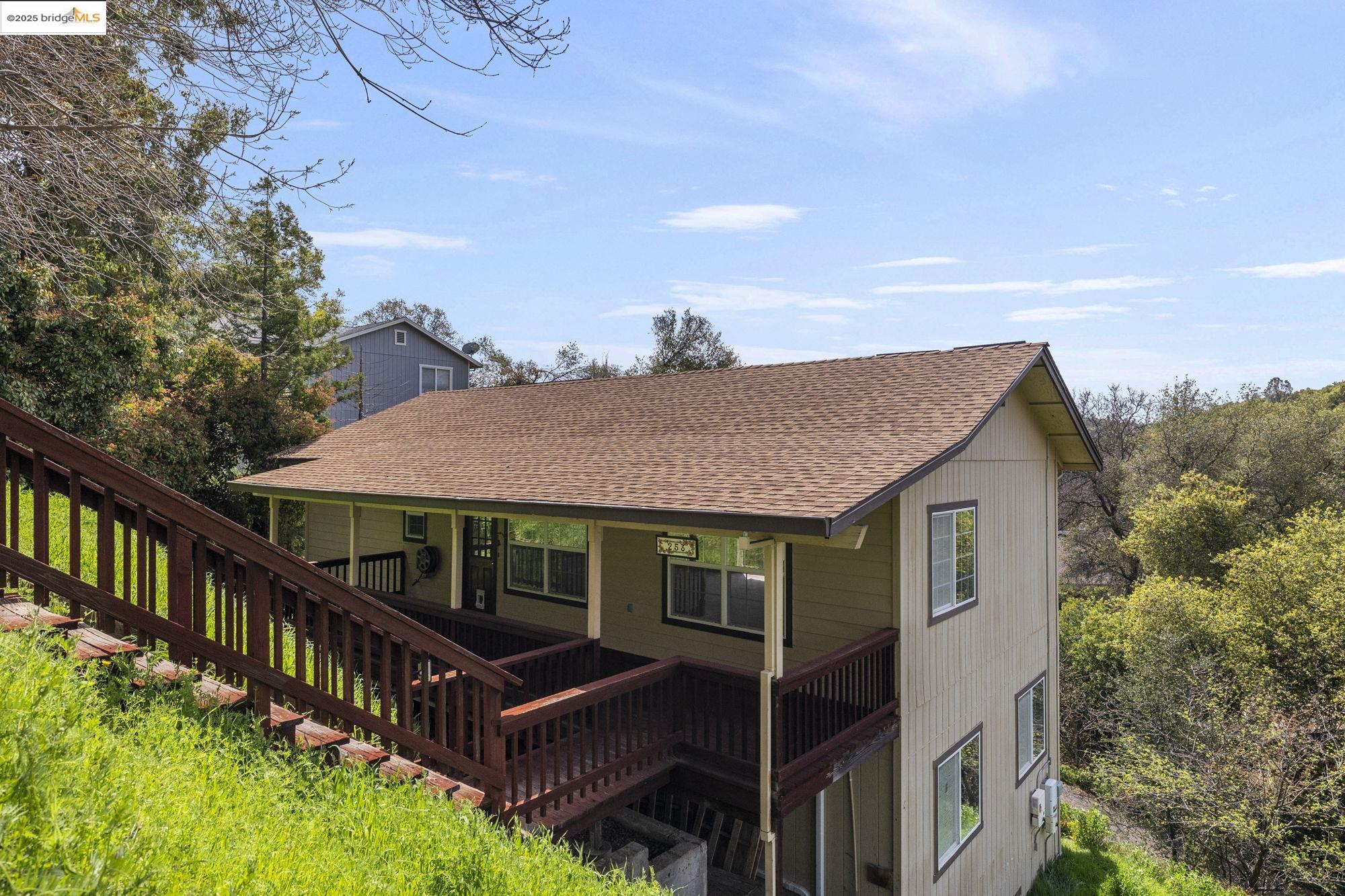 253 Arbona Cir S
