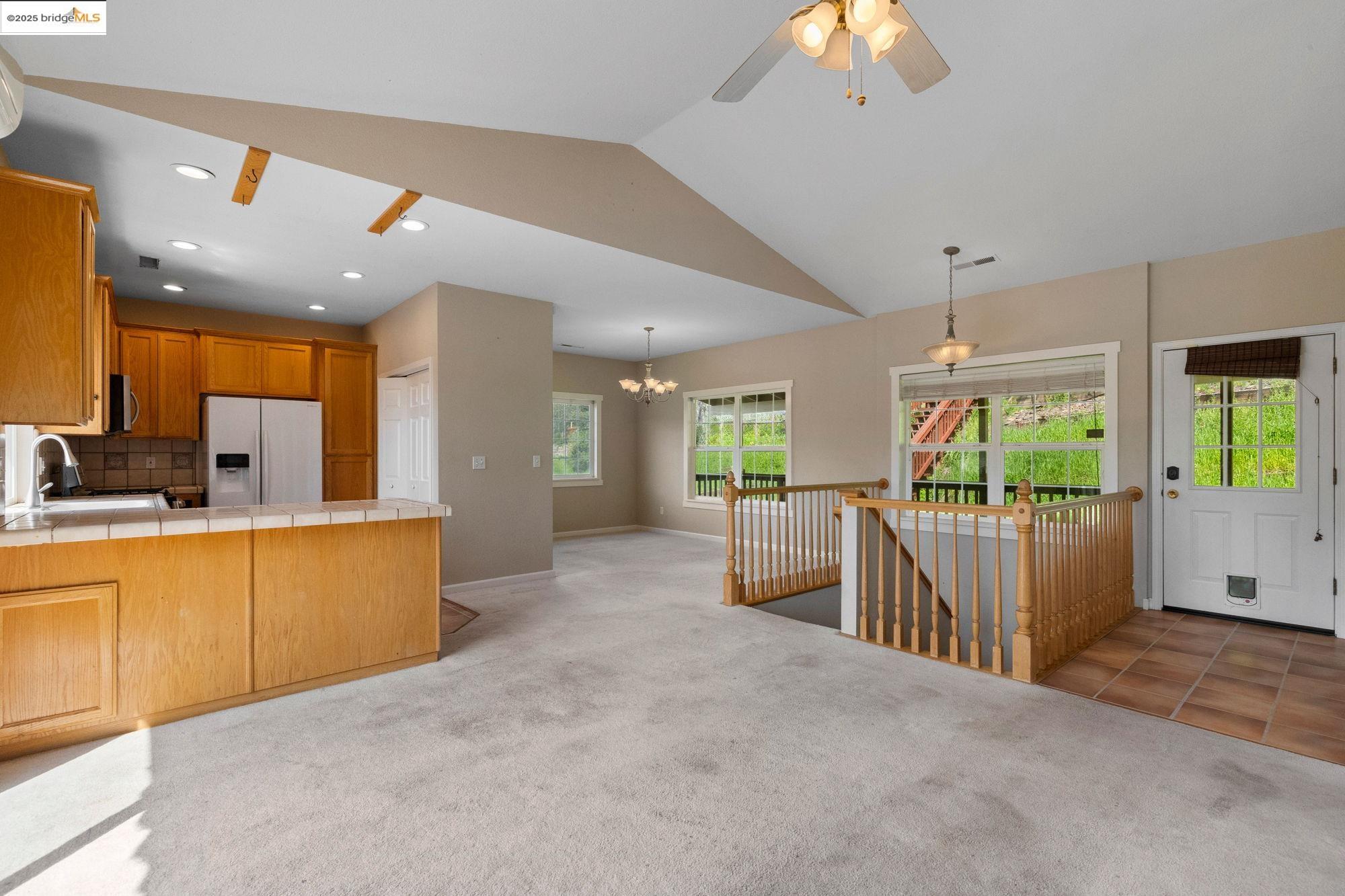253 Arbona Cir S