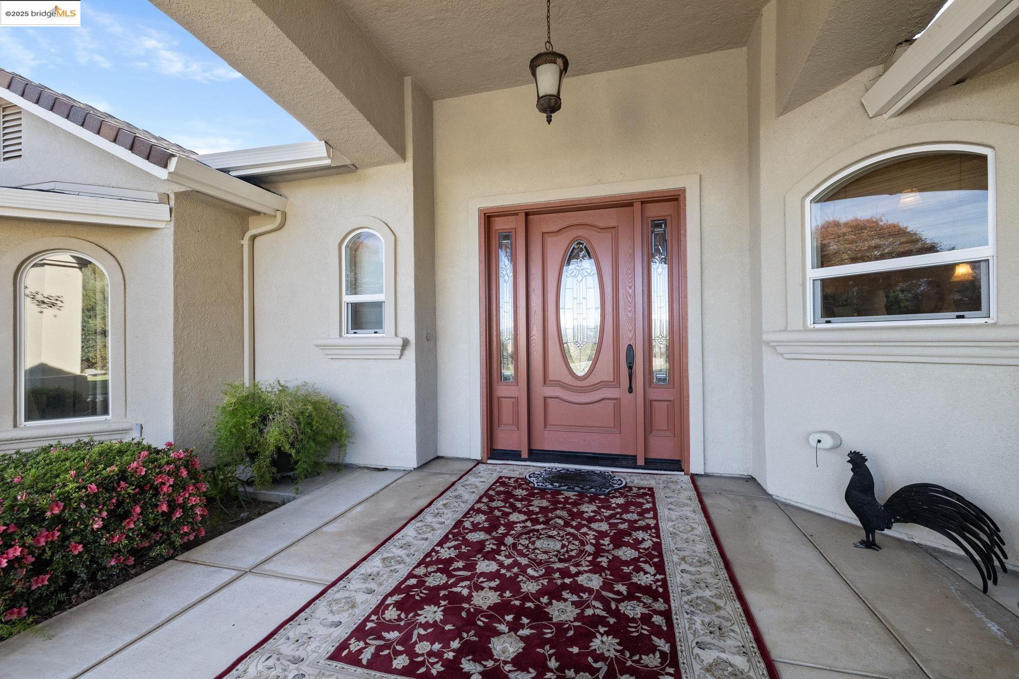 18201 Golden Oaks Dr