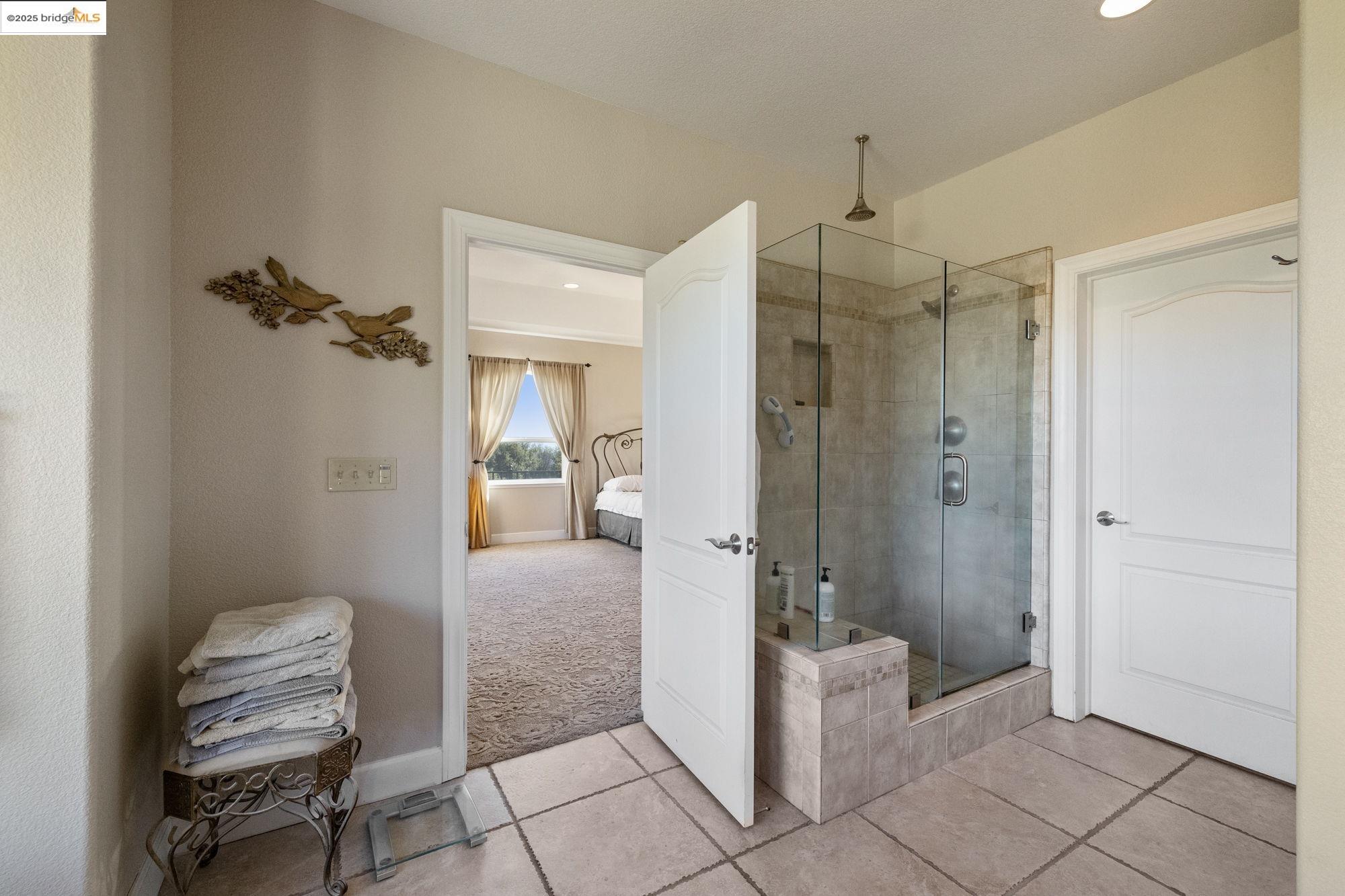 18201 Golden Oaks Dr