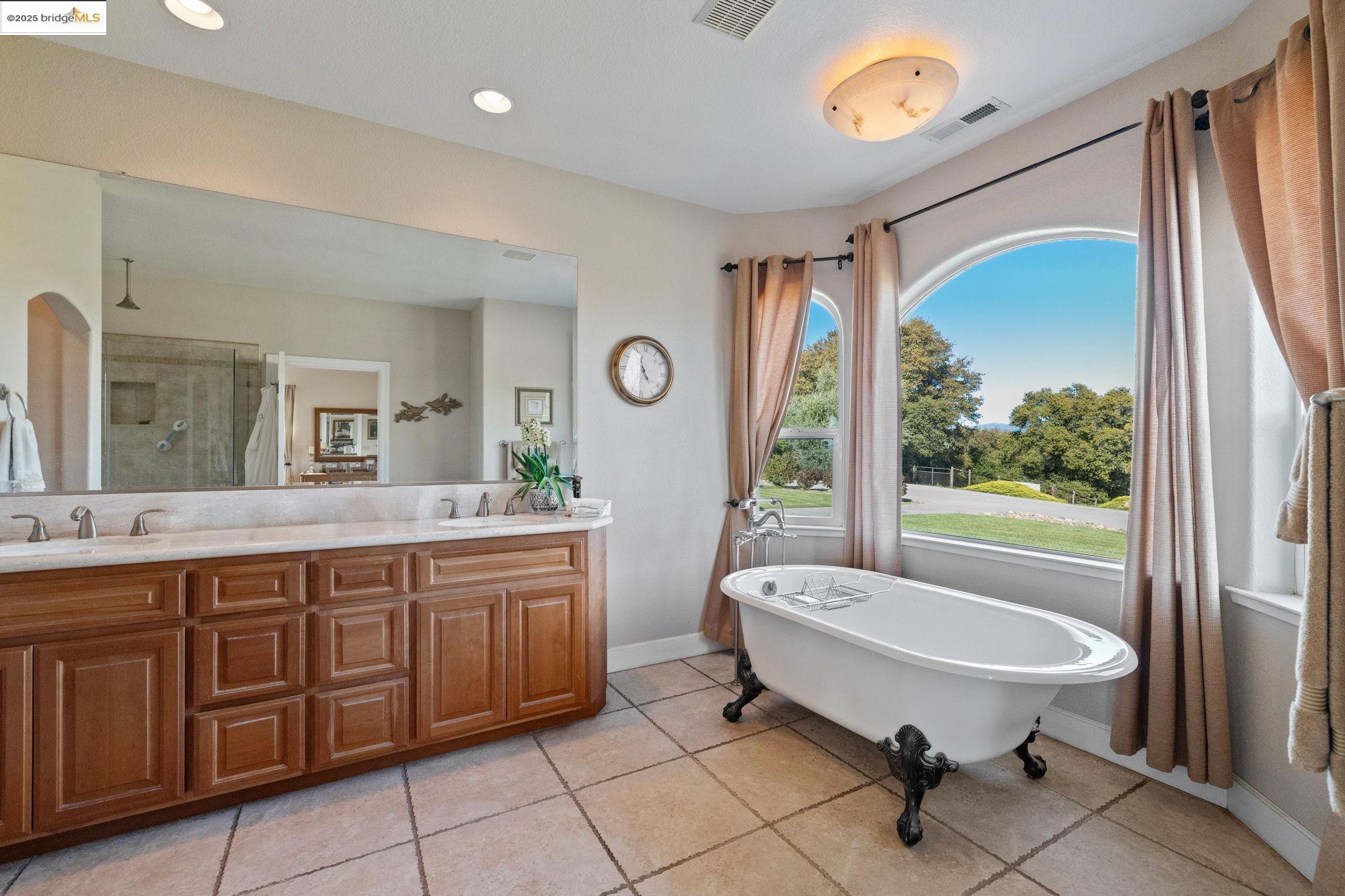 18201 Golden Oaks Dr