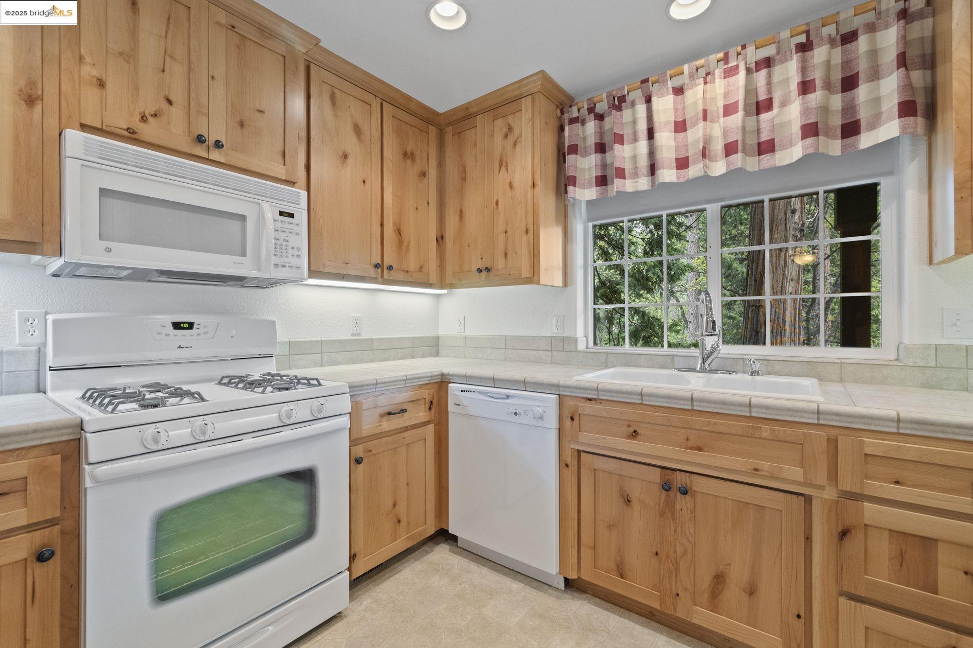 24092 Broken Bit Rd.