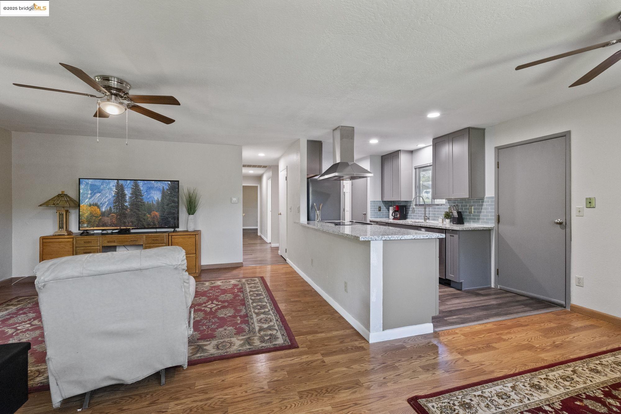 15453 Camino Del Parque