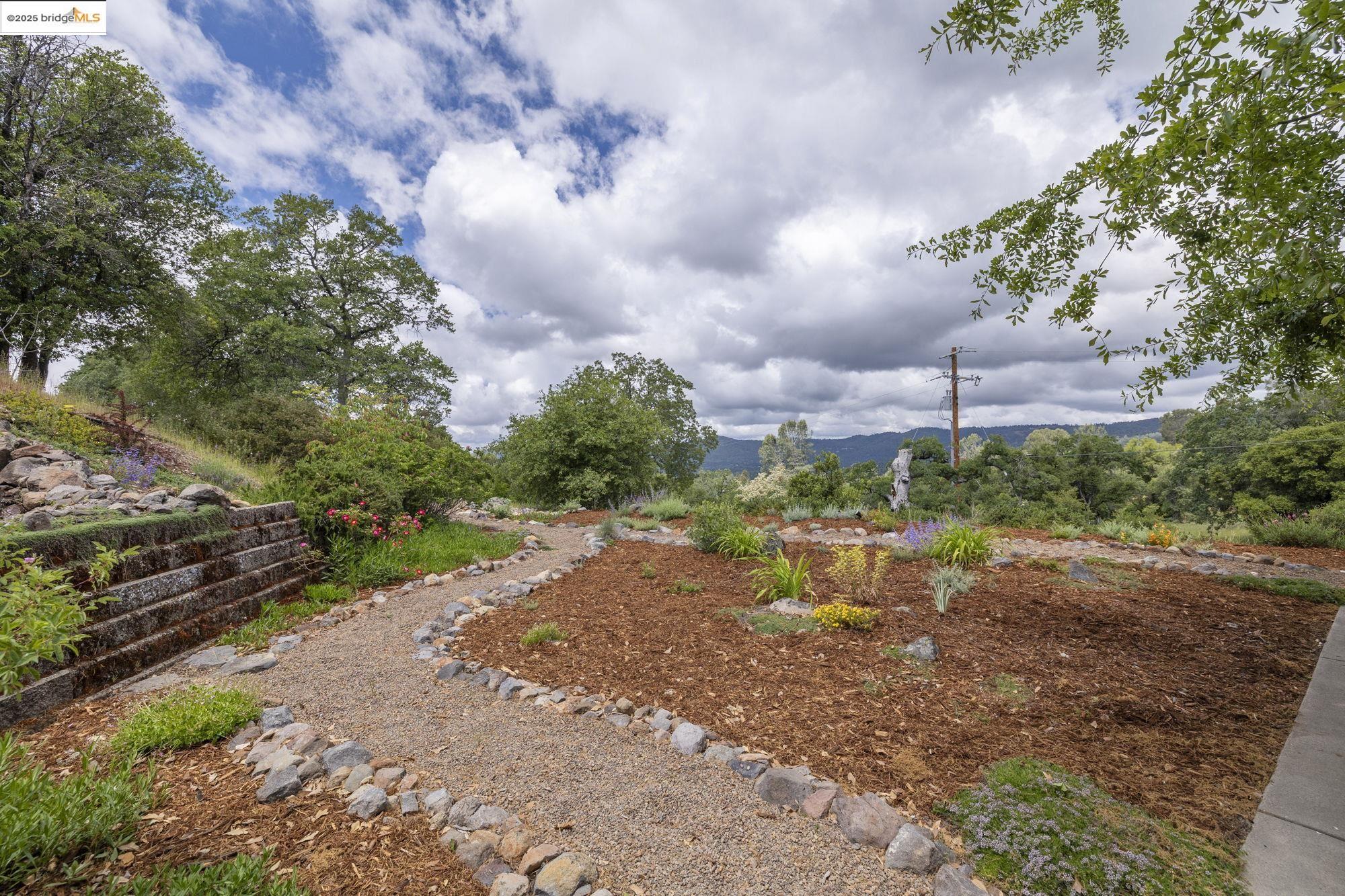 16399 Crestridge Ave