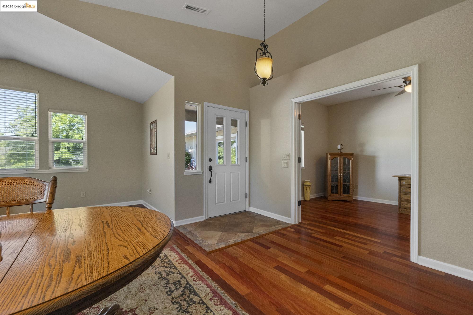 16399 Crestridge Ave