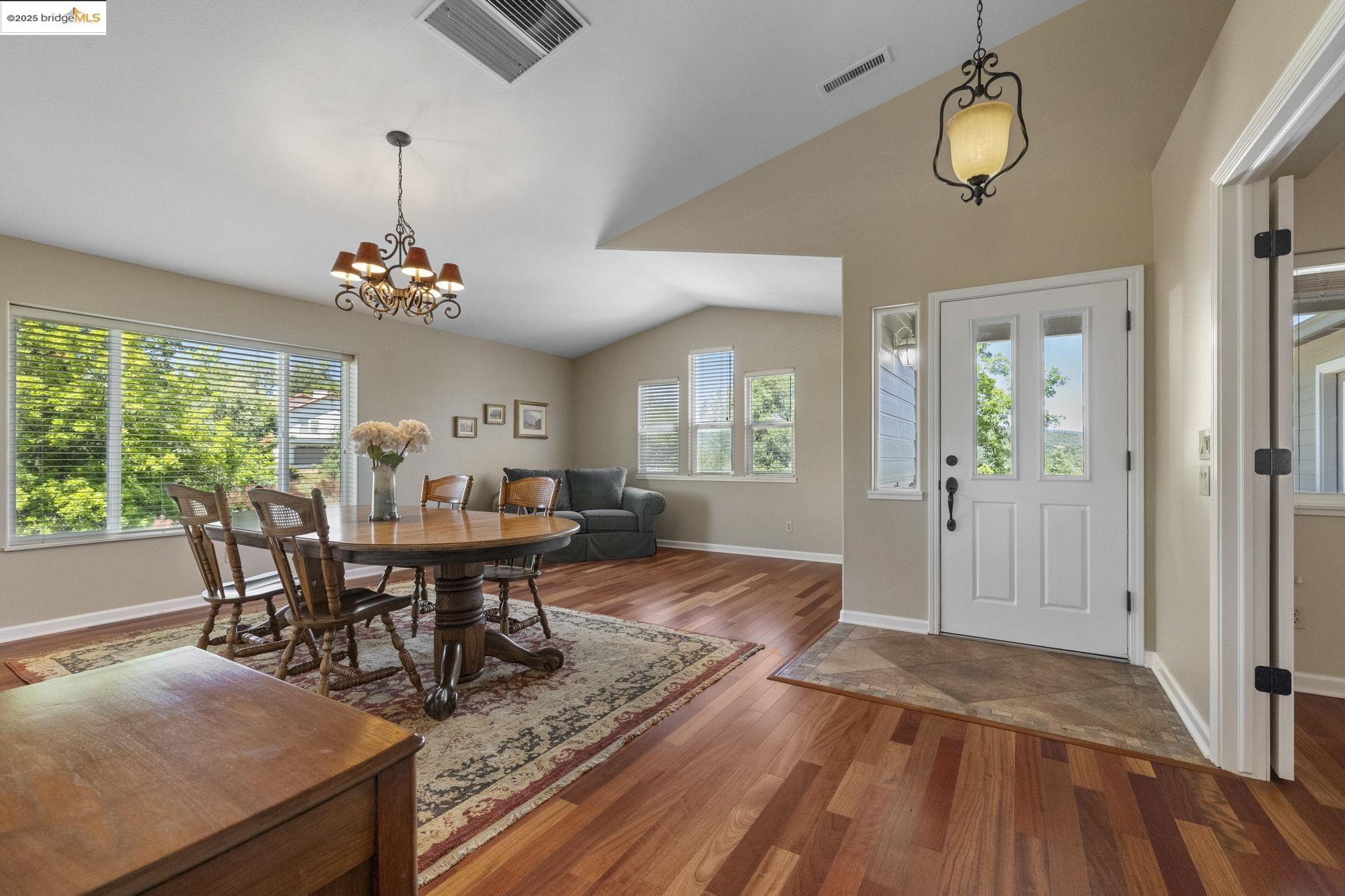 16399 Crestridge Ave