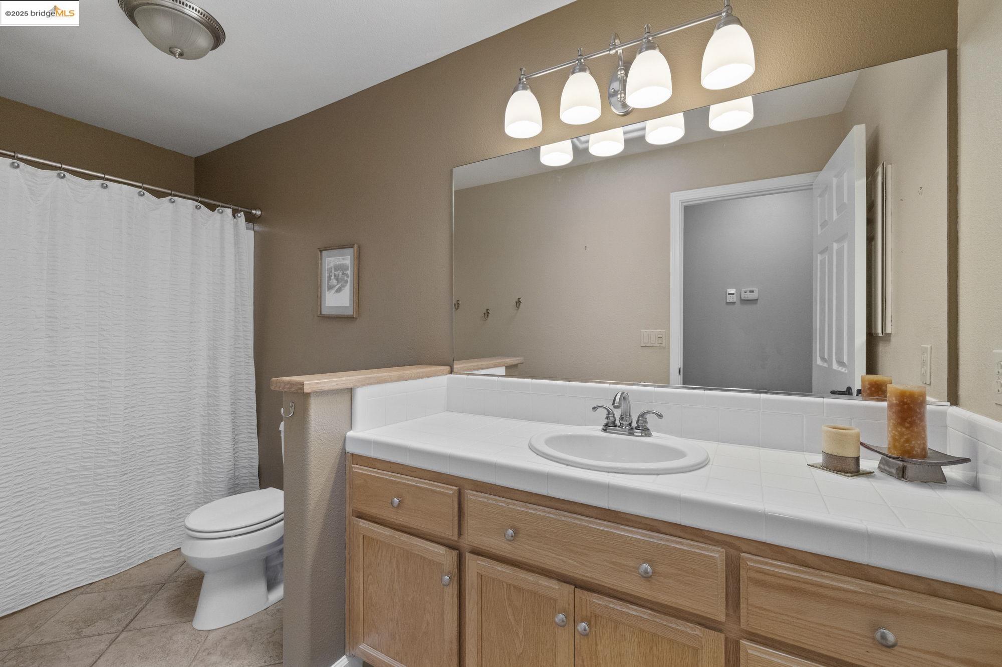 16399 Crestridge Ave