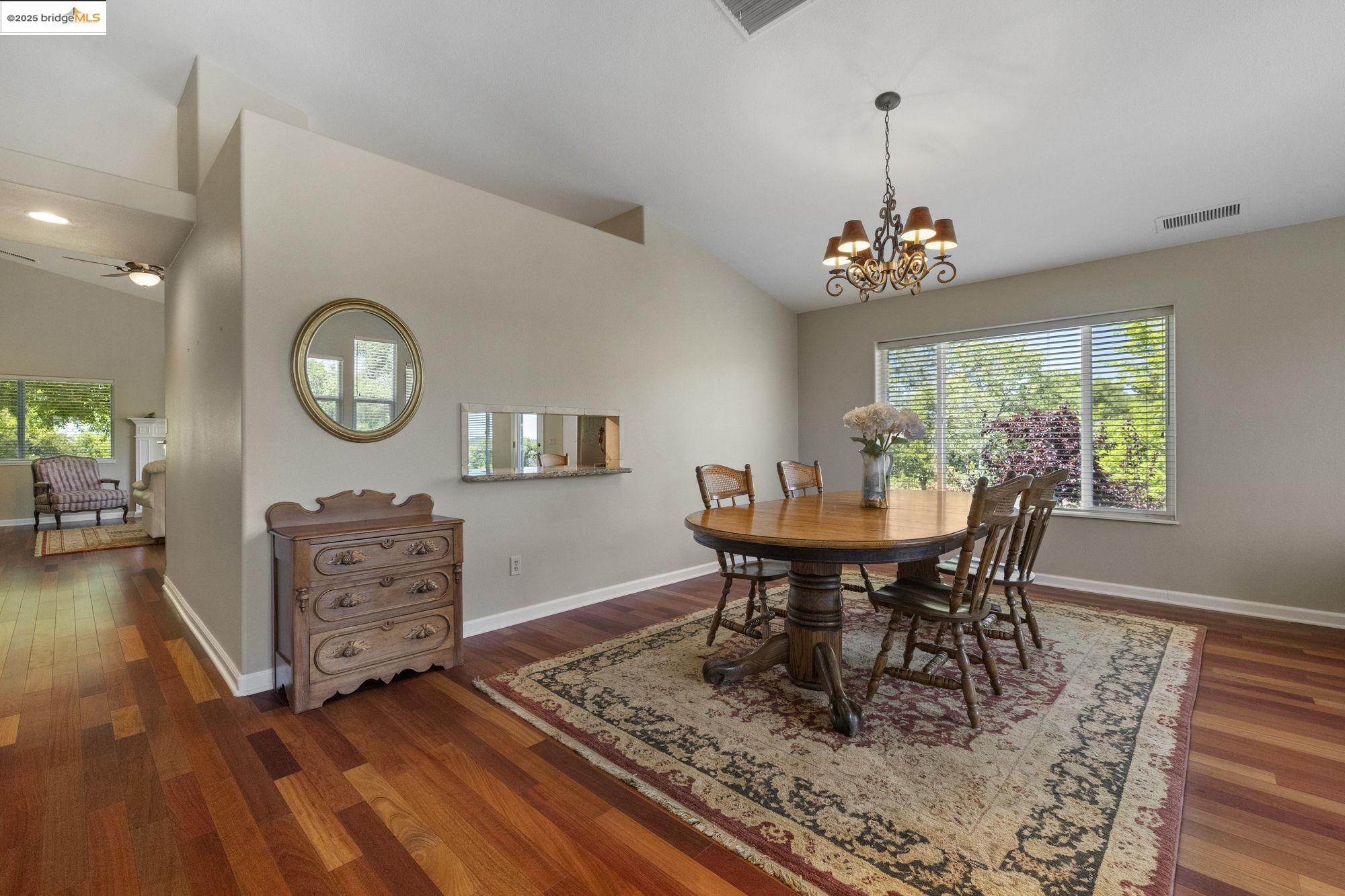 16399 Crestridge Ave