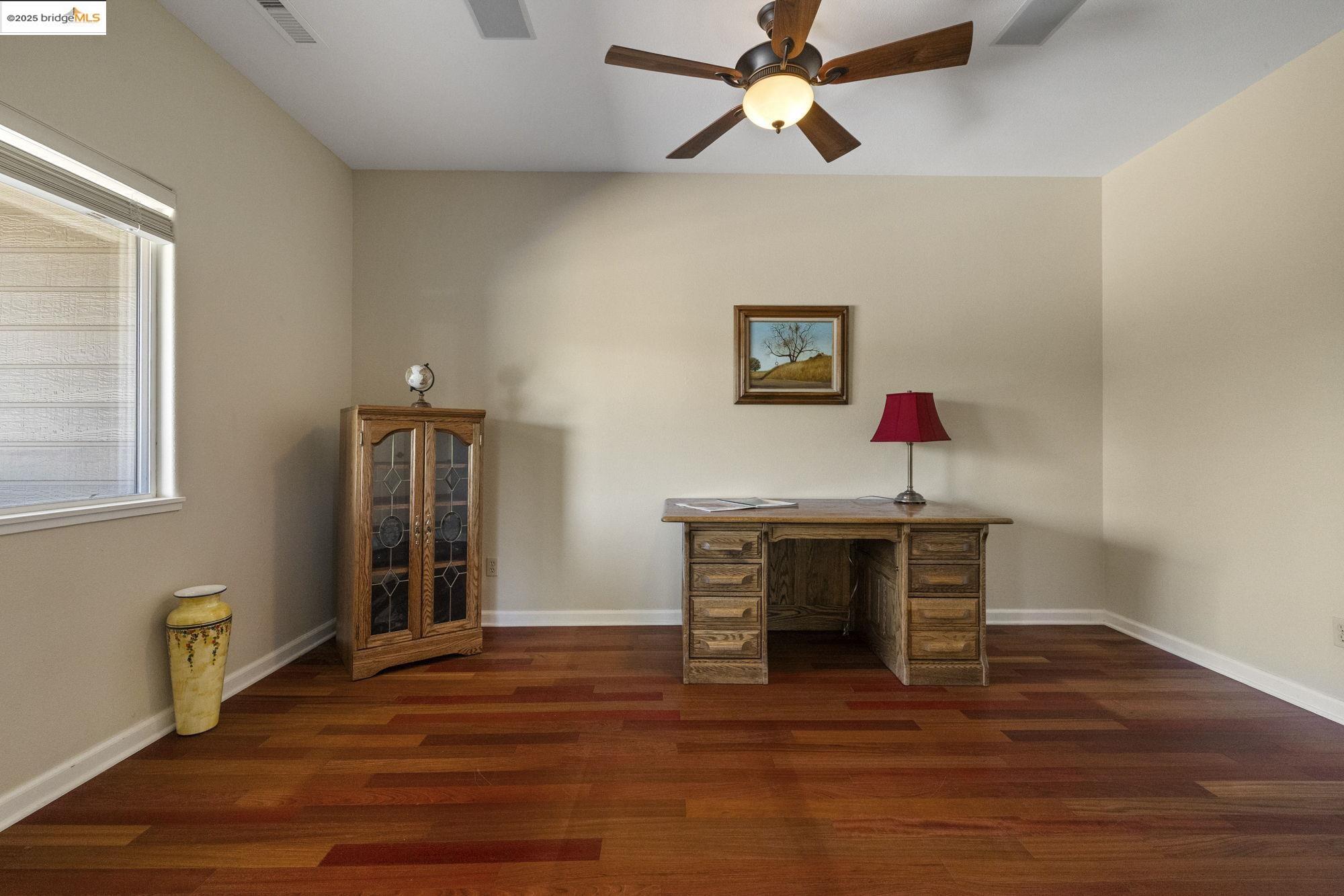 16399 Crestridge Ave