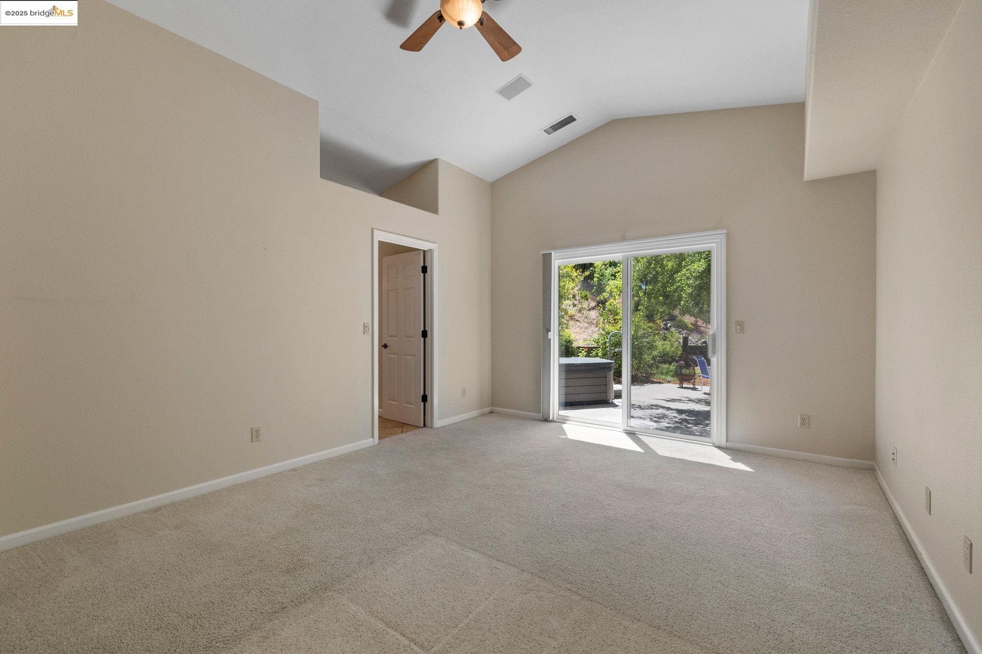 16399 Crestridge Ave