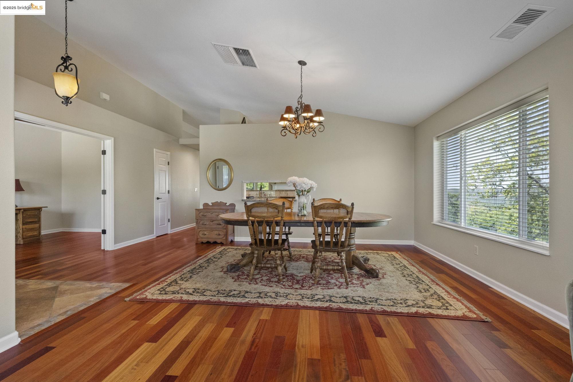 16399 Crestridge Ave