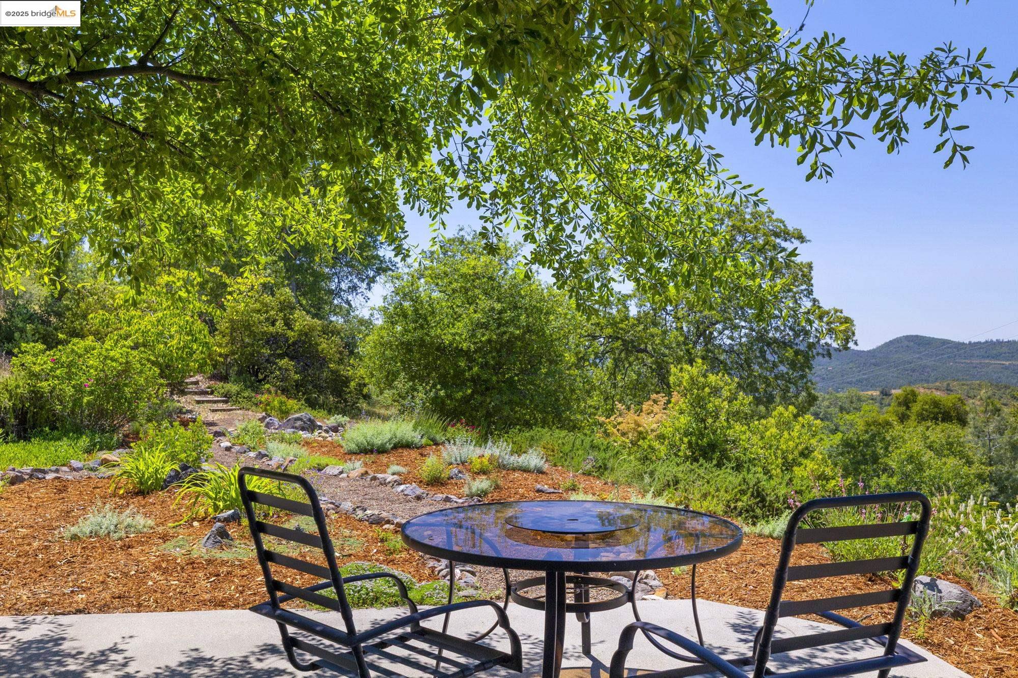 16399 Crestridge Ave