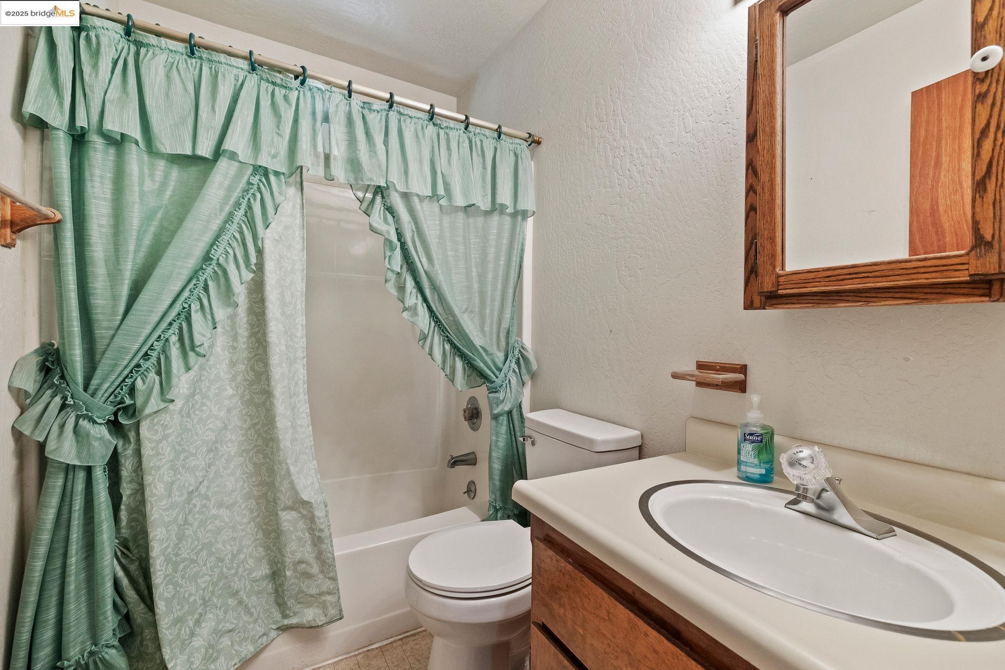 17070 Broken Pine Rd