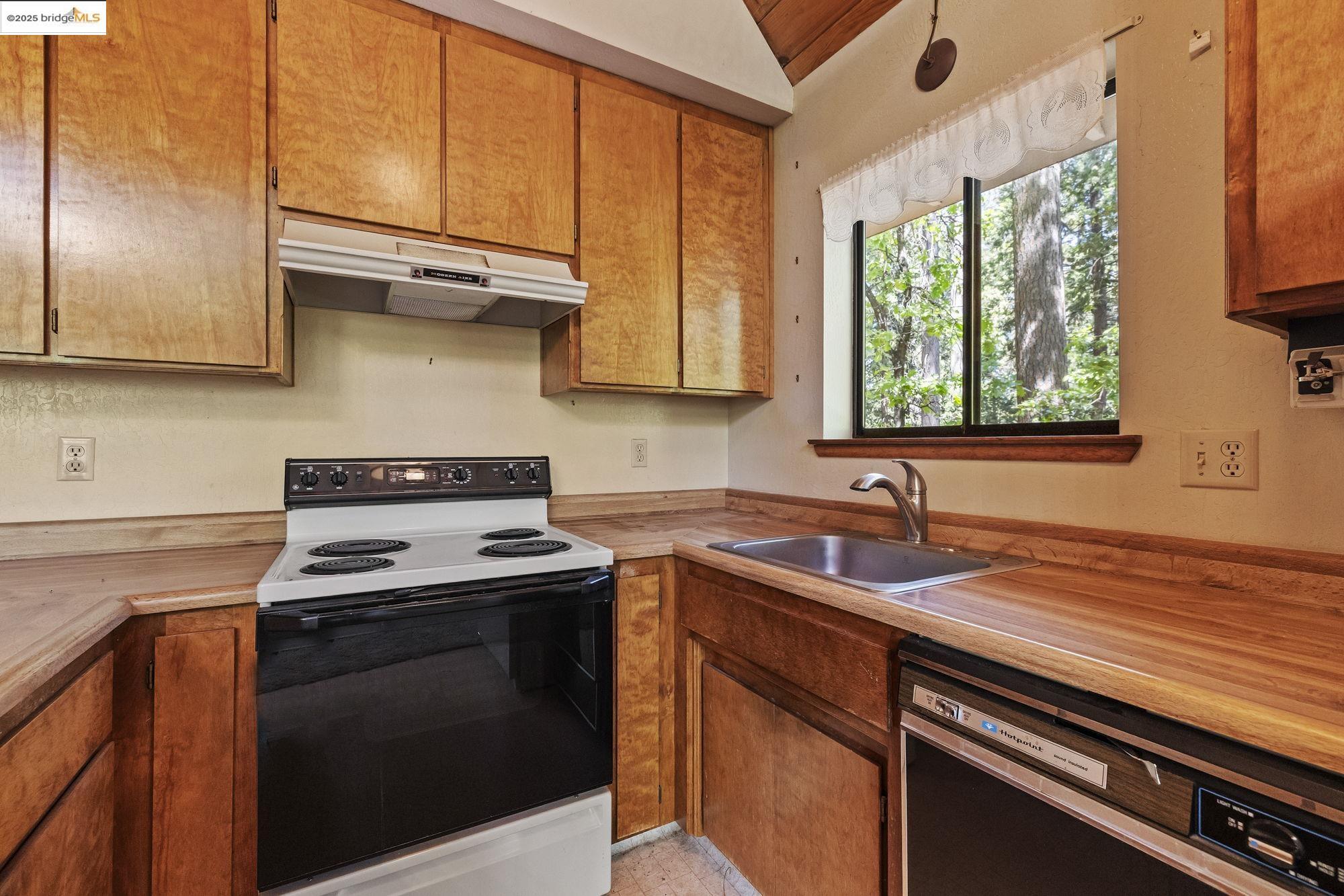 17070 Broken Pine Rd