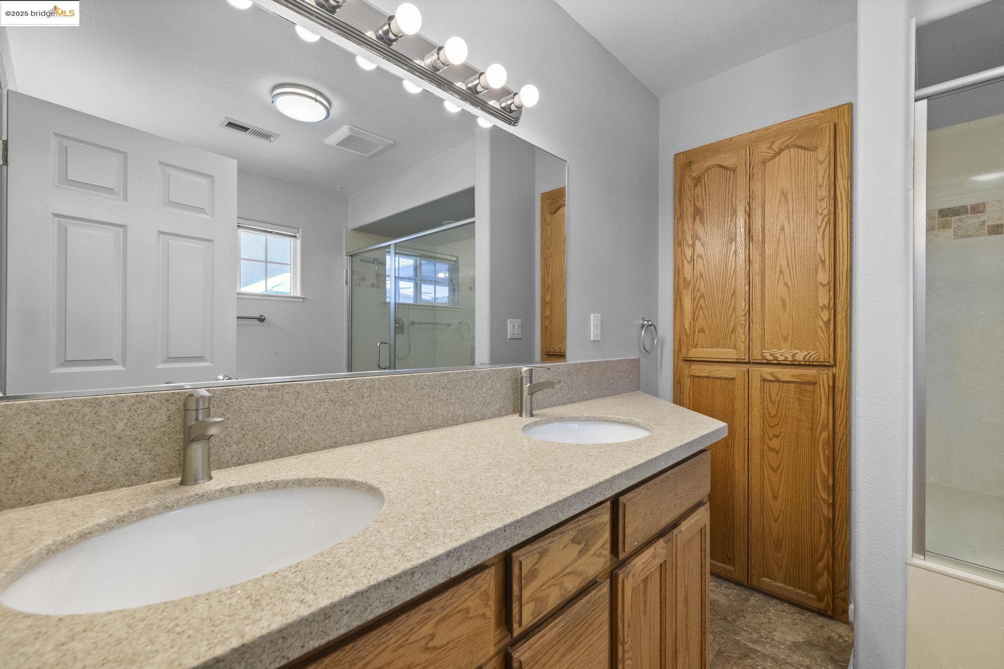 17538 Twin Oak Dr