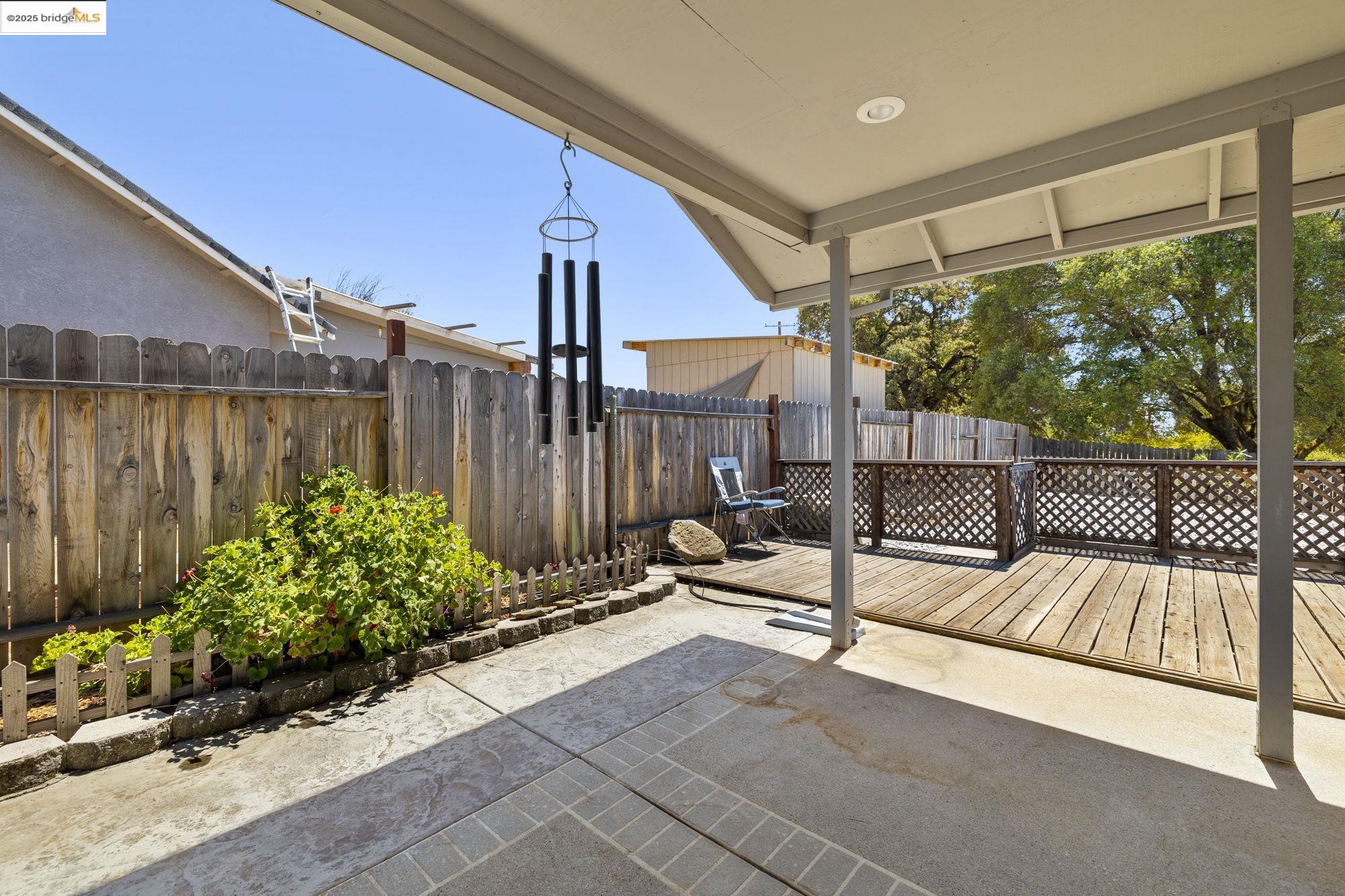 17538 Twin Oak Dr
