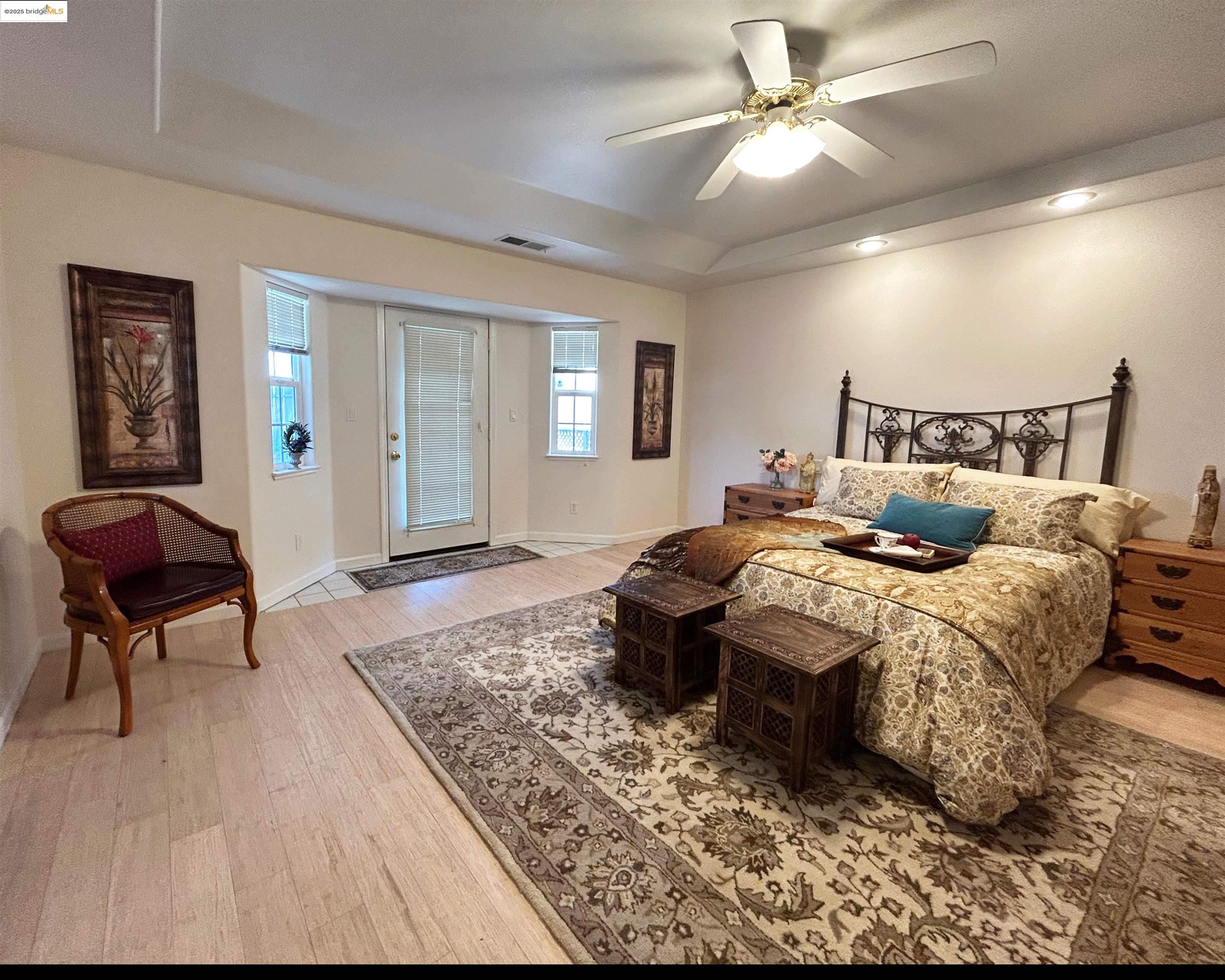 17538 Twin Oak Dr