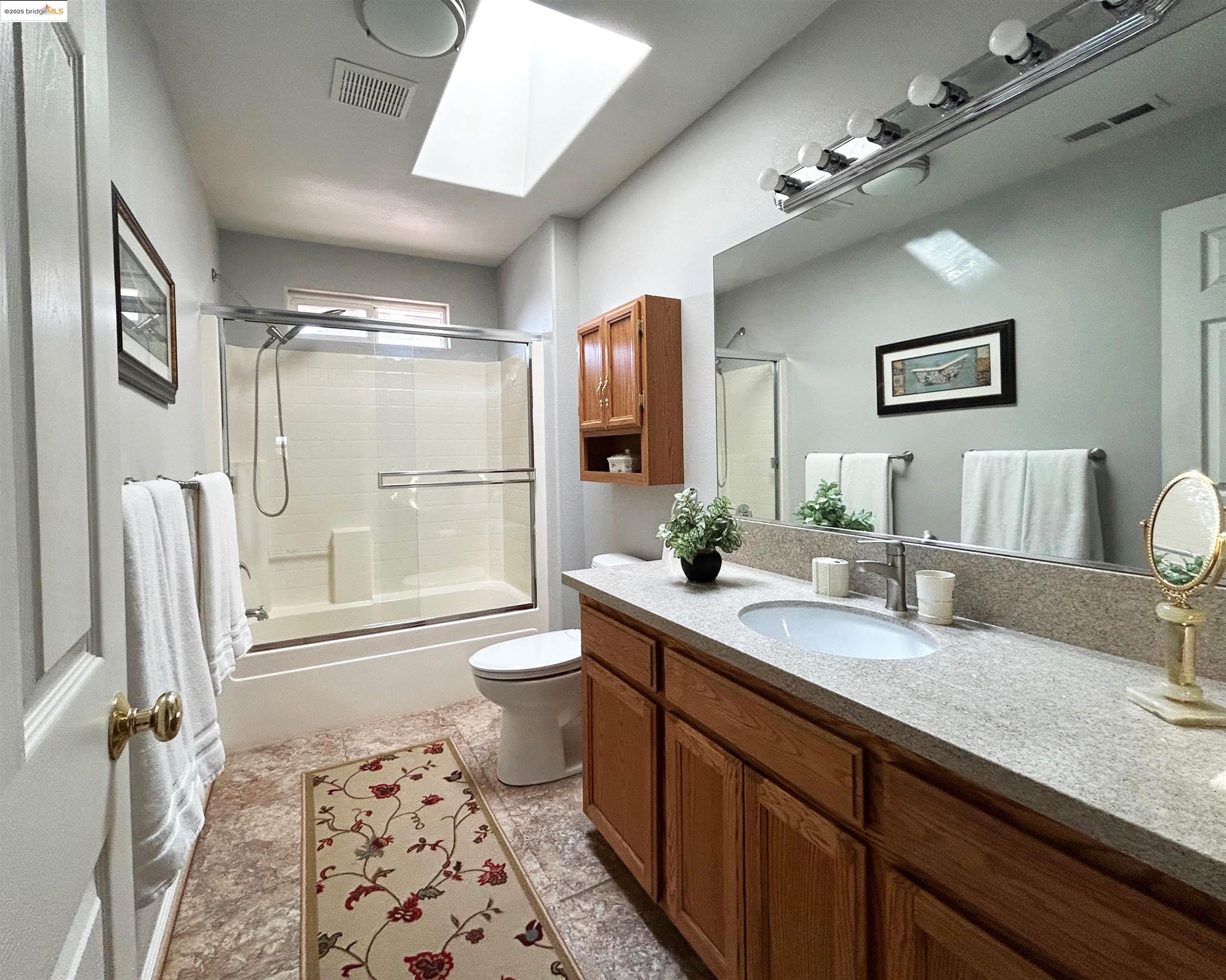 17538 Twin Oak Dr