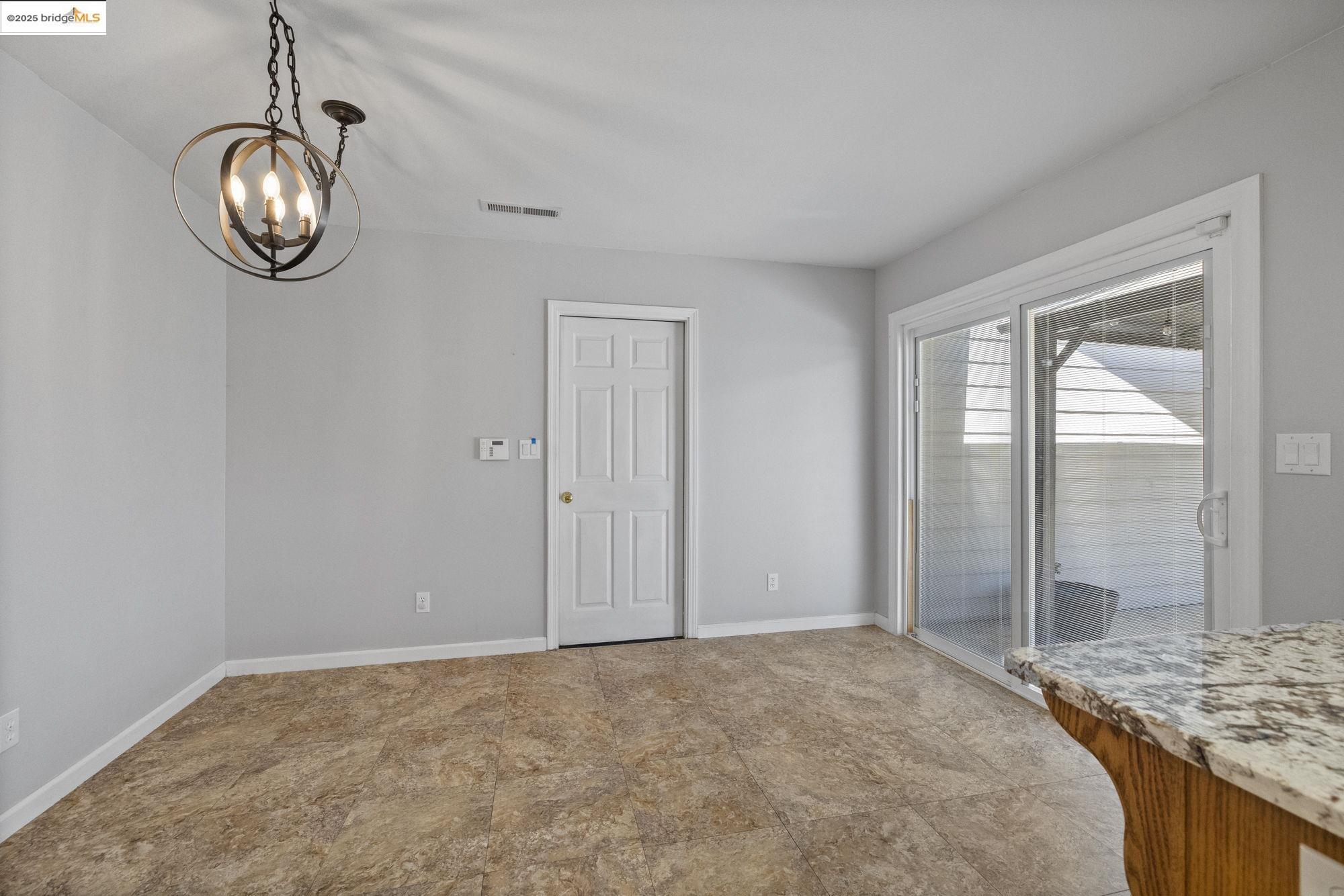 17538 Twin Oak Dr