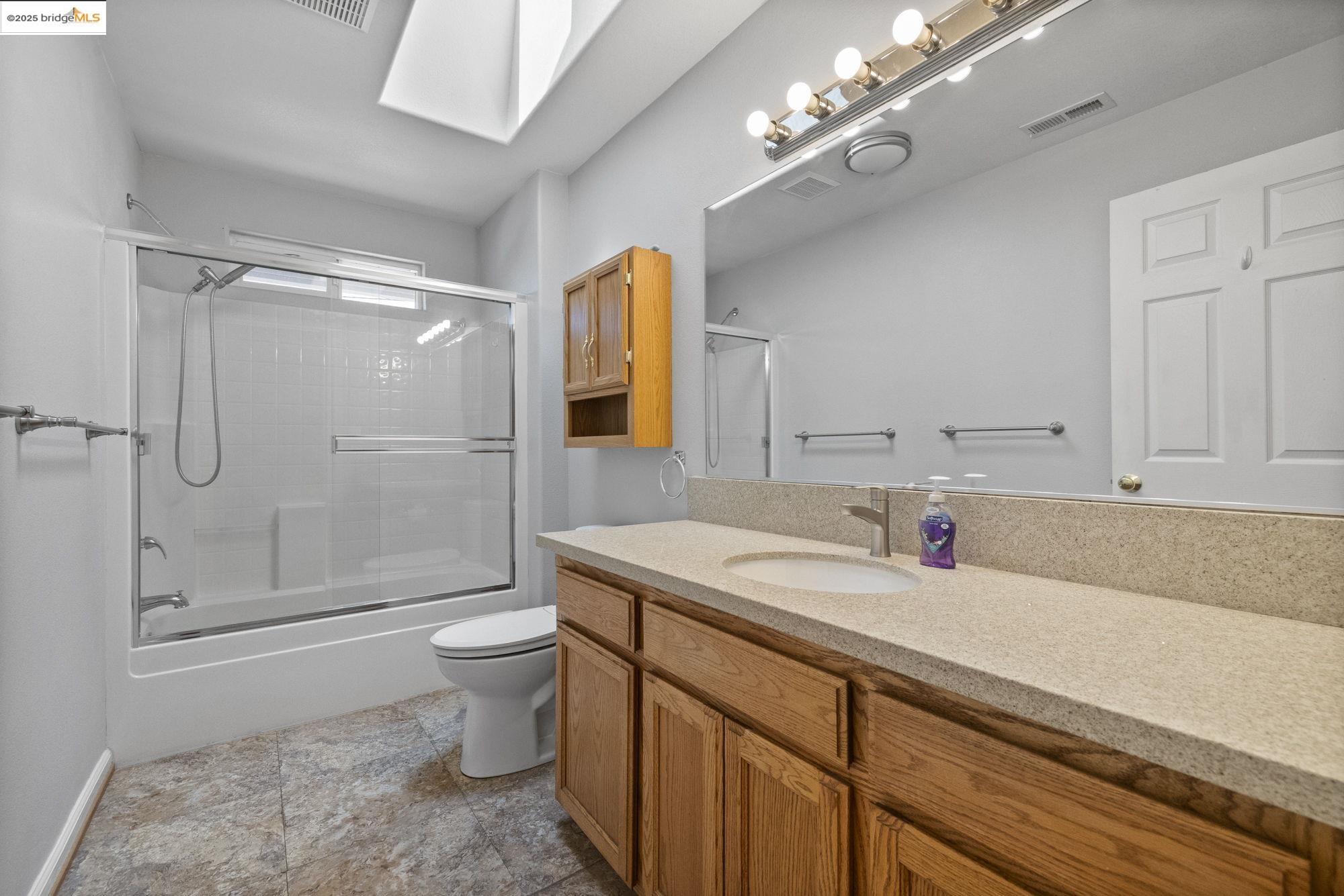 17538 Twin Oak Dr