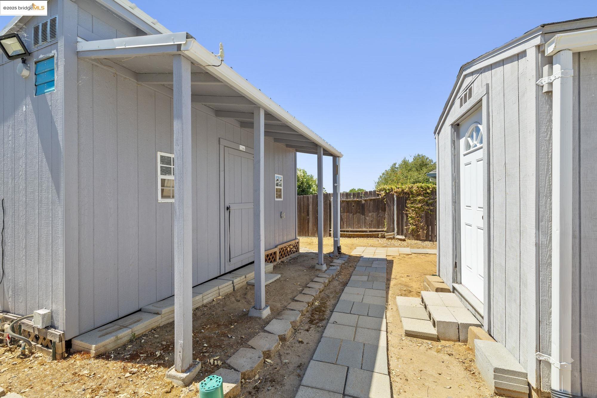 17538 Twin Oak Dr