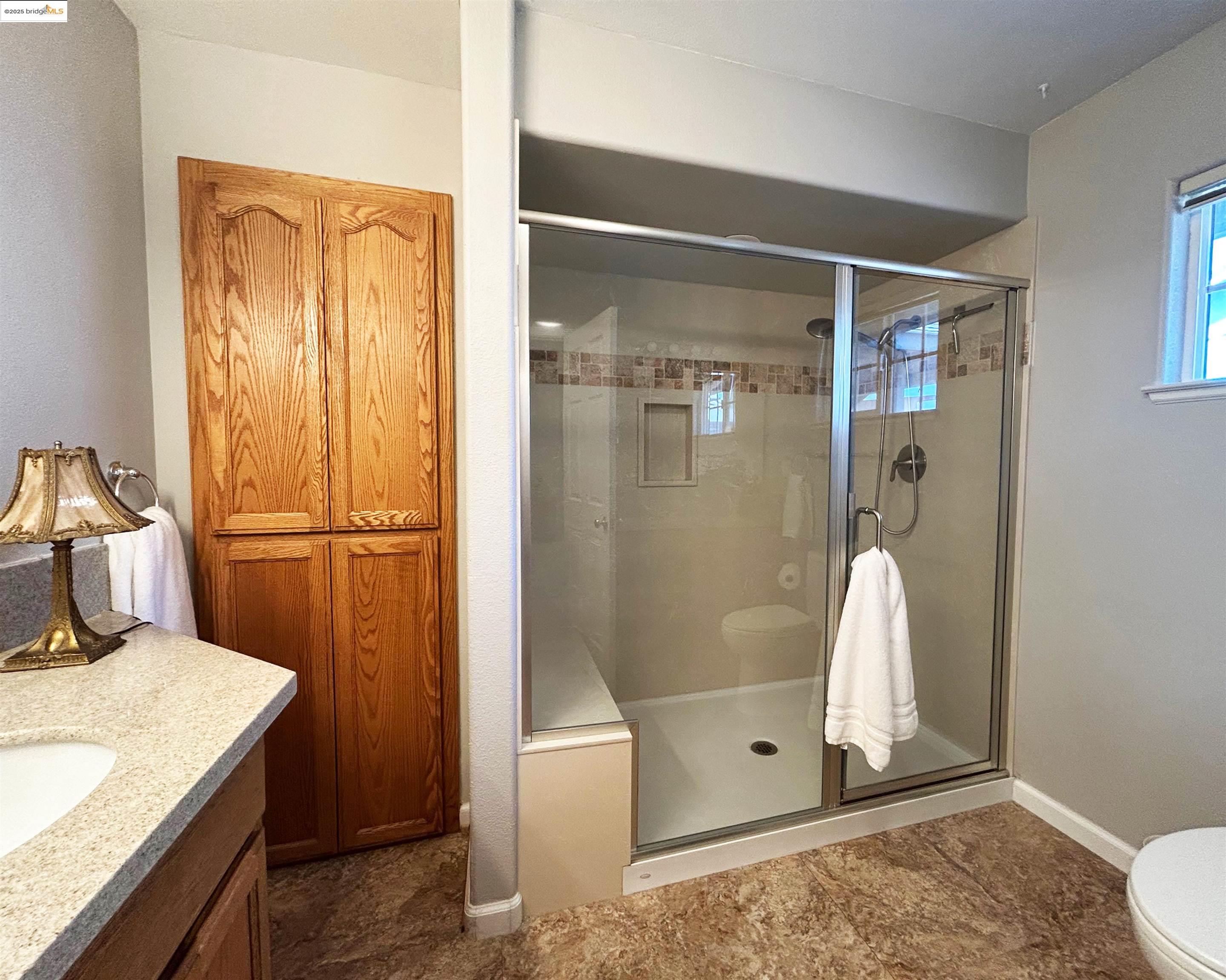 17538 Twin Oak Dr