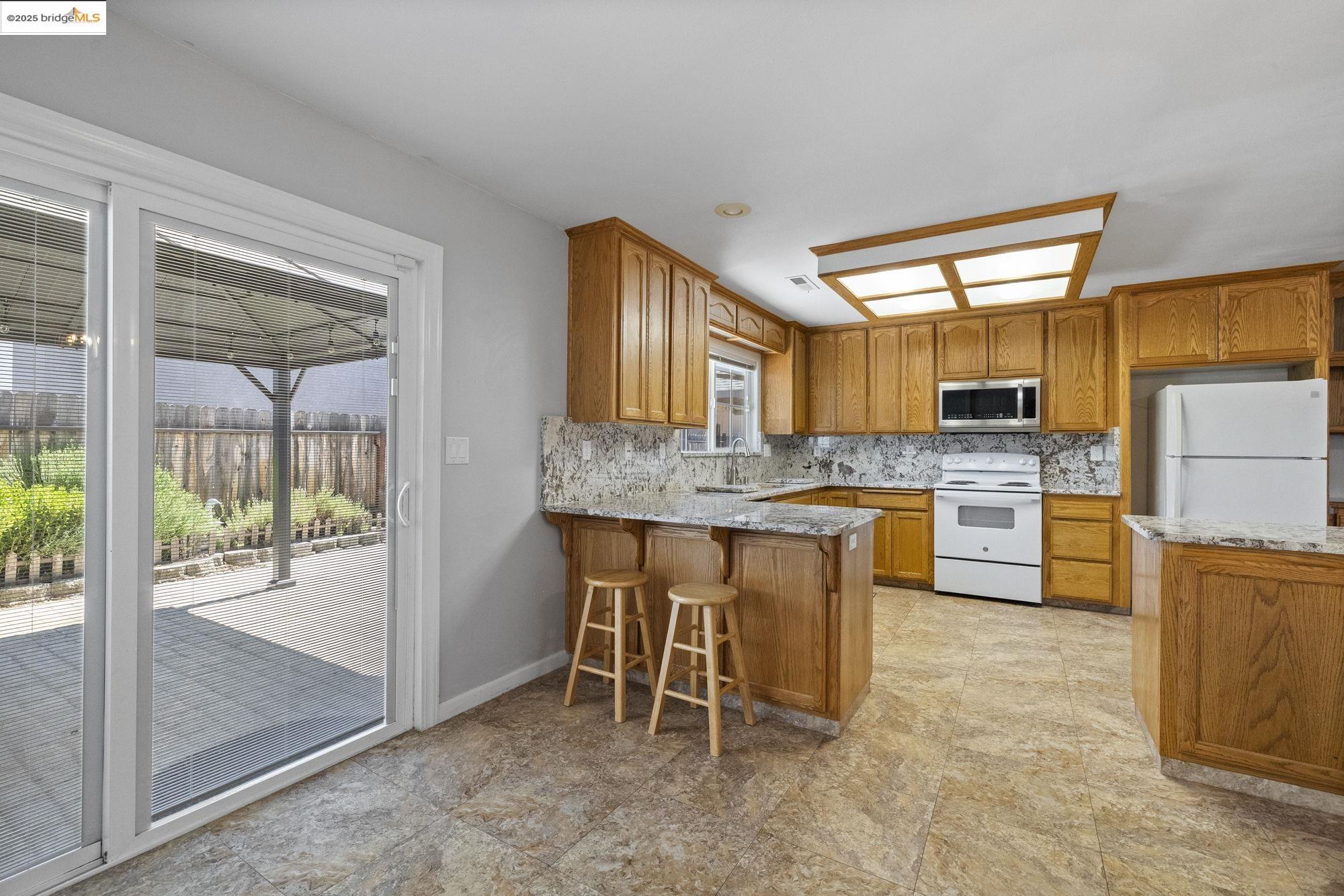 17538 Twin Oak Dr