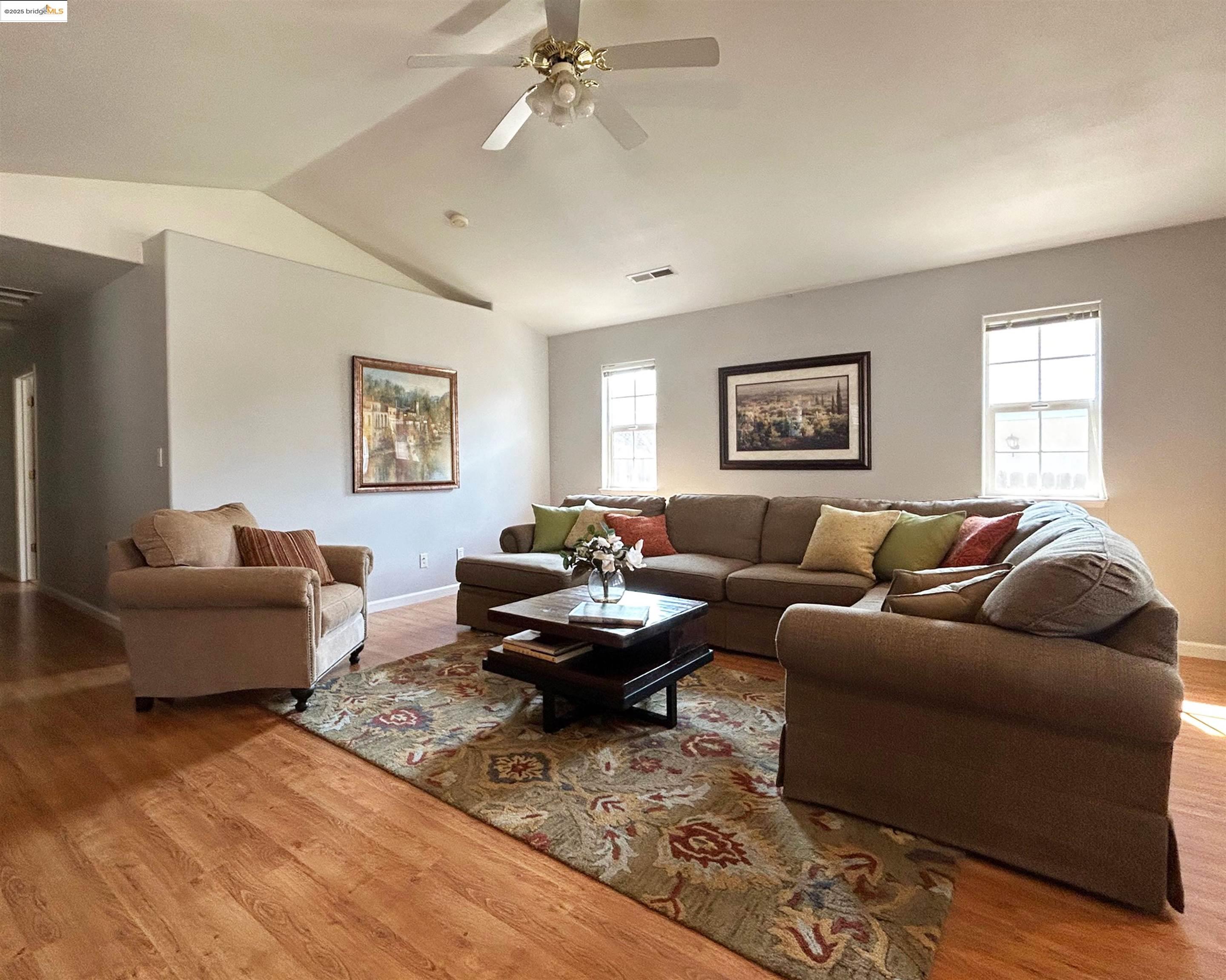17538 Twin Oak Dr