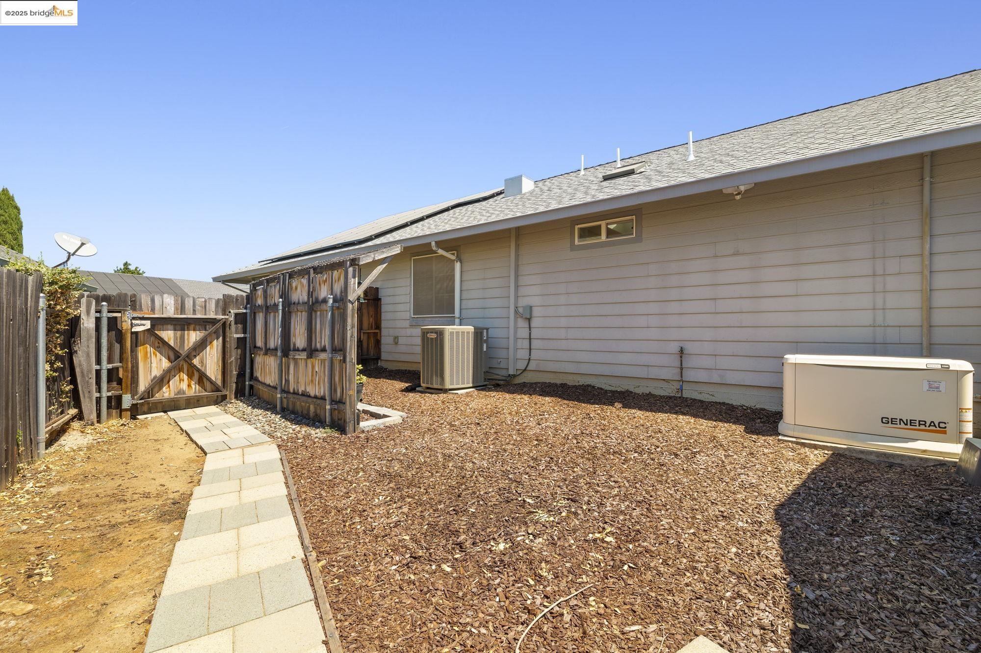 17538 Twin Oak Dr