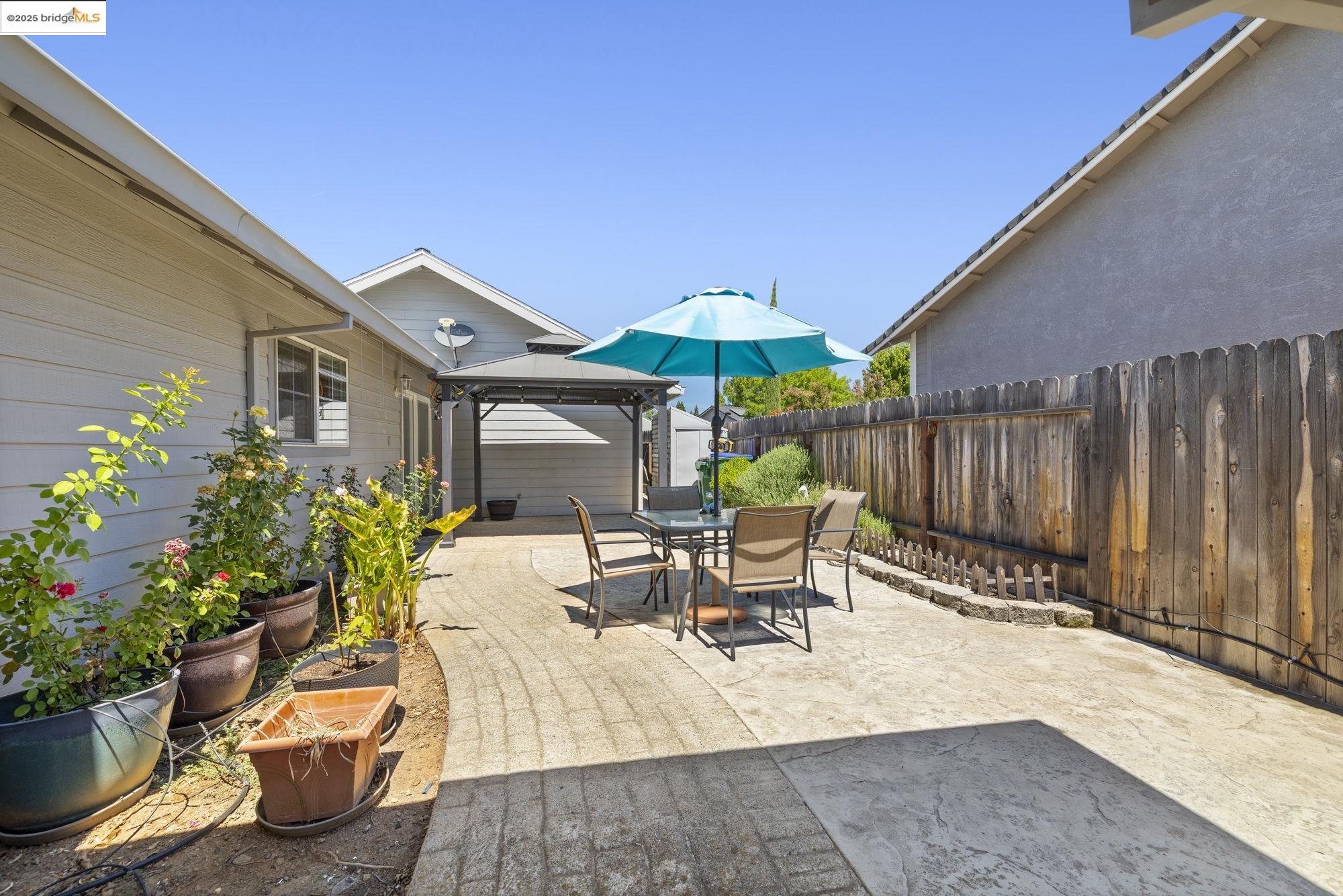 17538 Twin Oak Dr