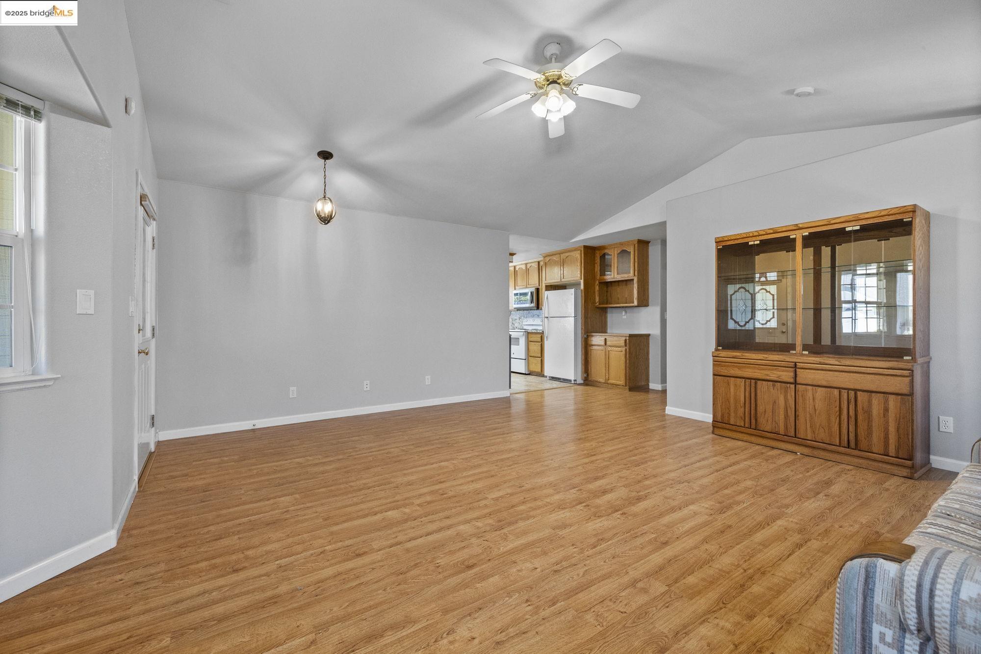 17538 Twin Oak Dr