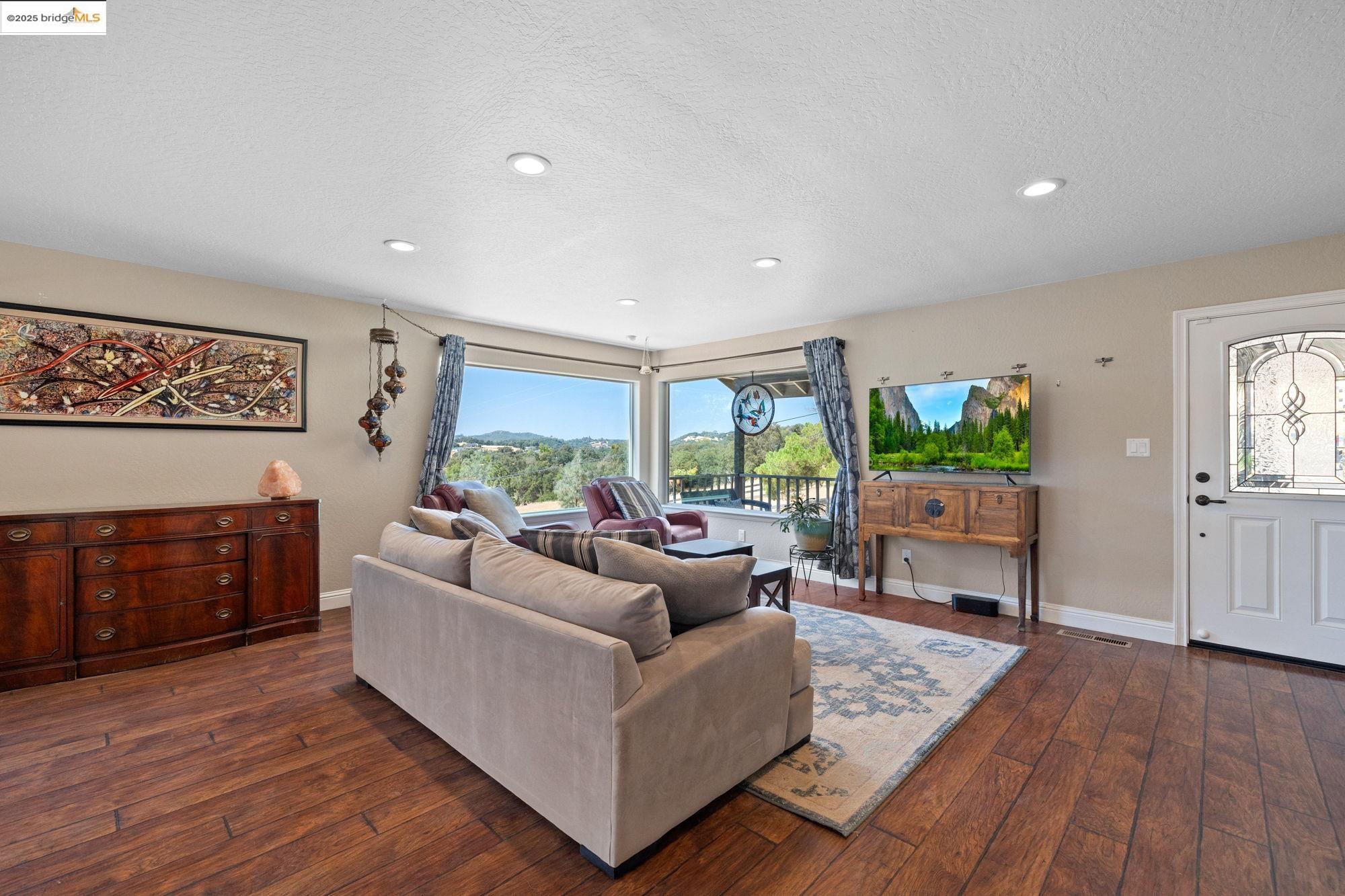 13225 Armistead Cir