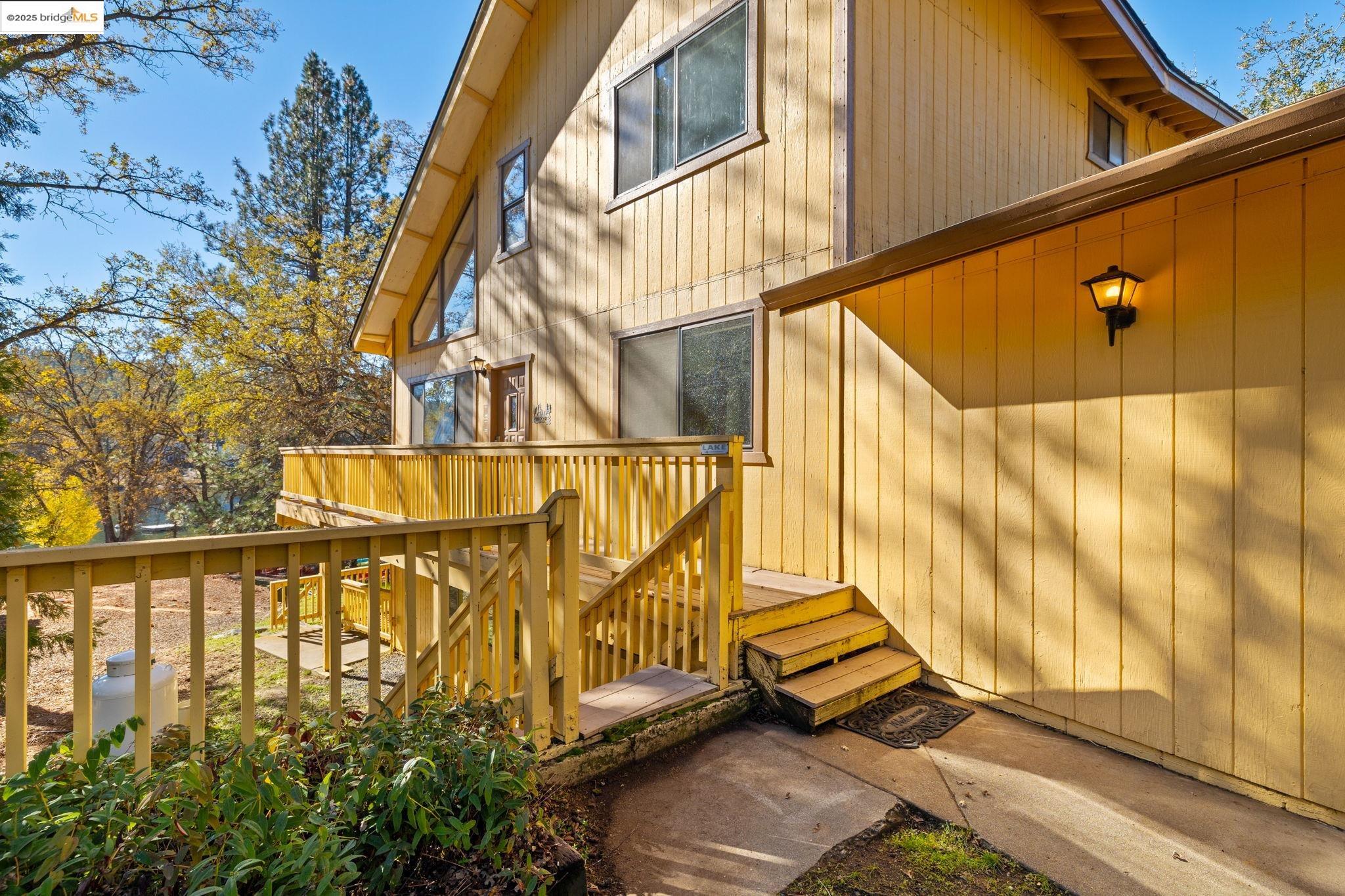 20266 Pine Mountain Dr