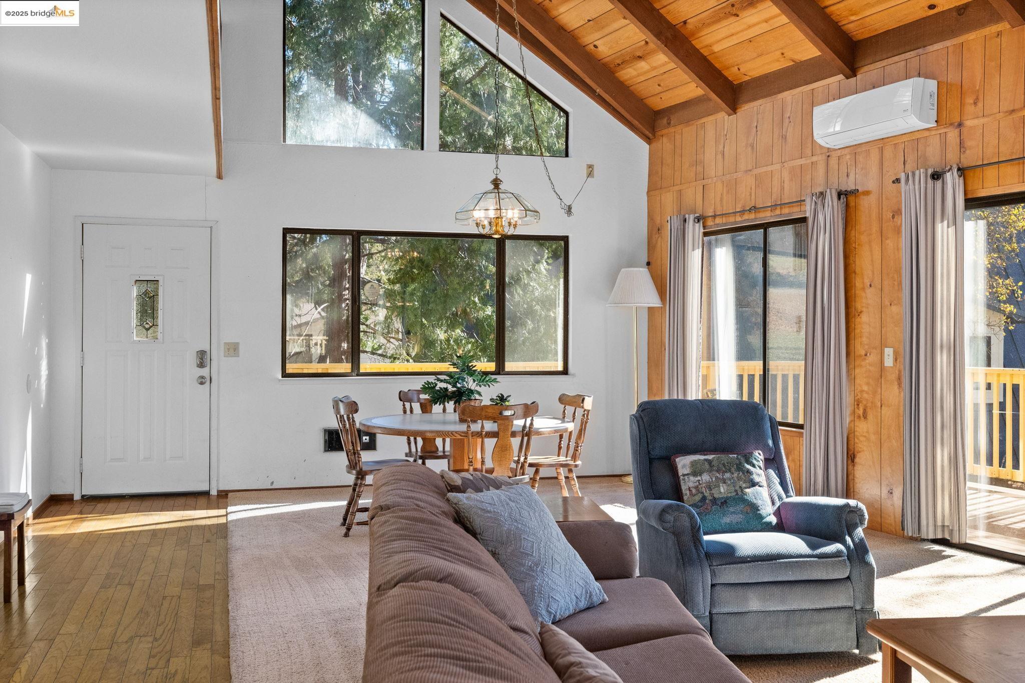 20266 Pine Mountain Dr