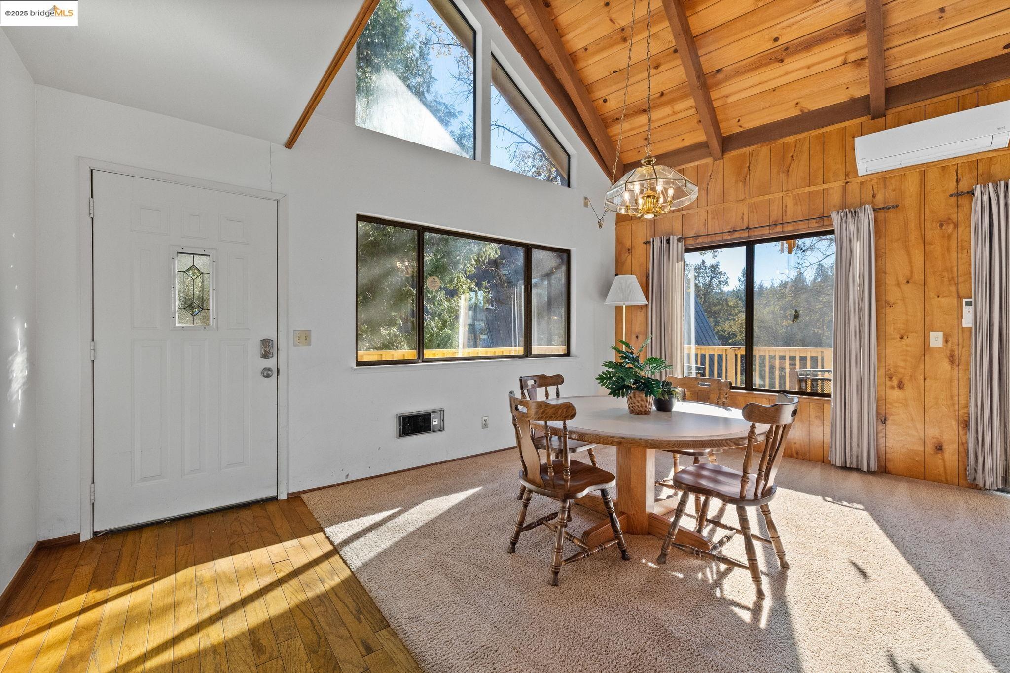 20266 Pine Mountain Dr