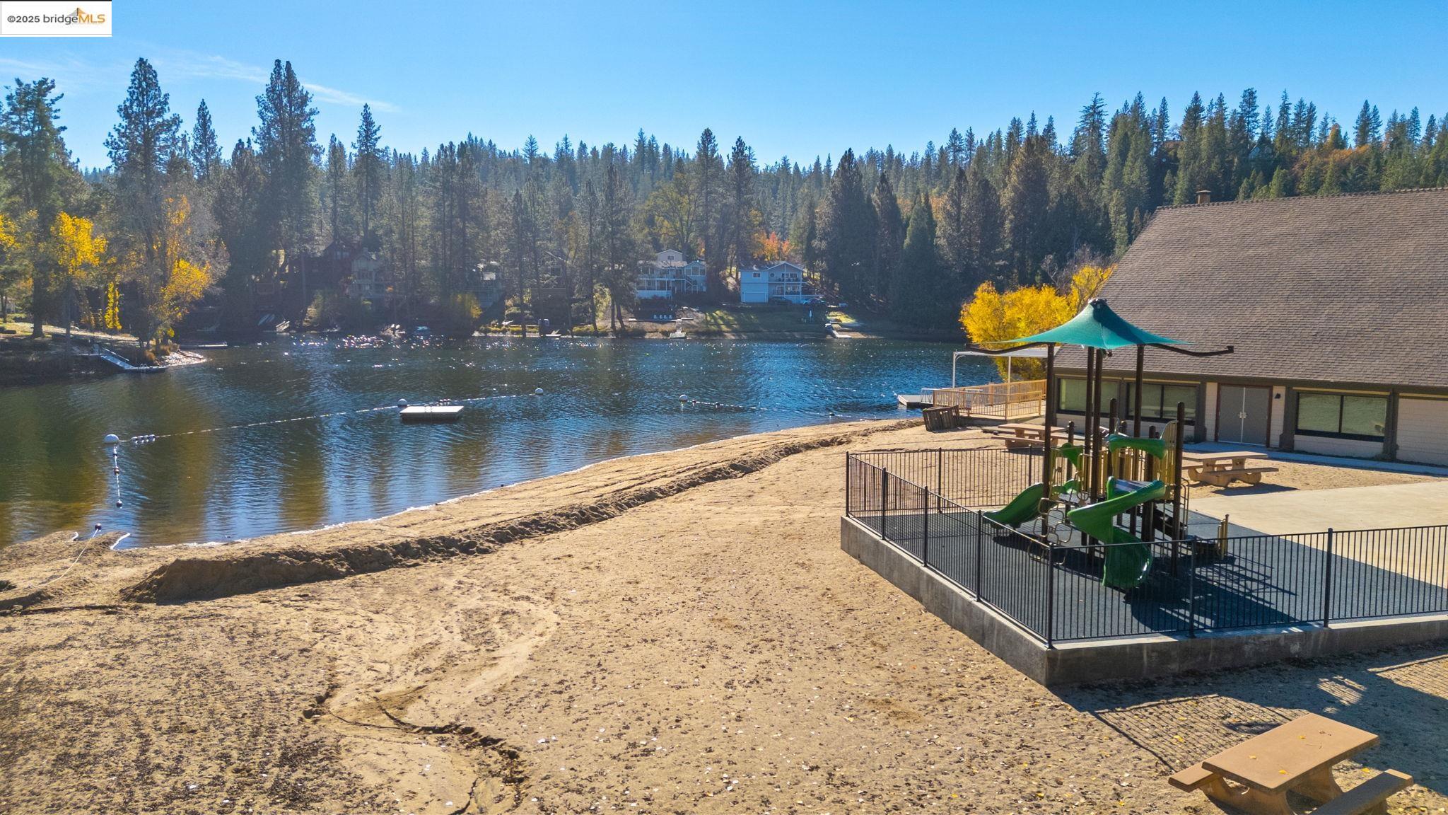 20266 Pine Mountain Dr